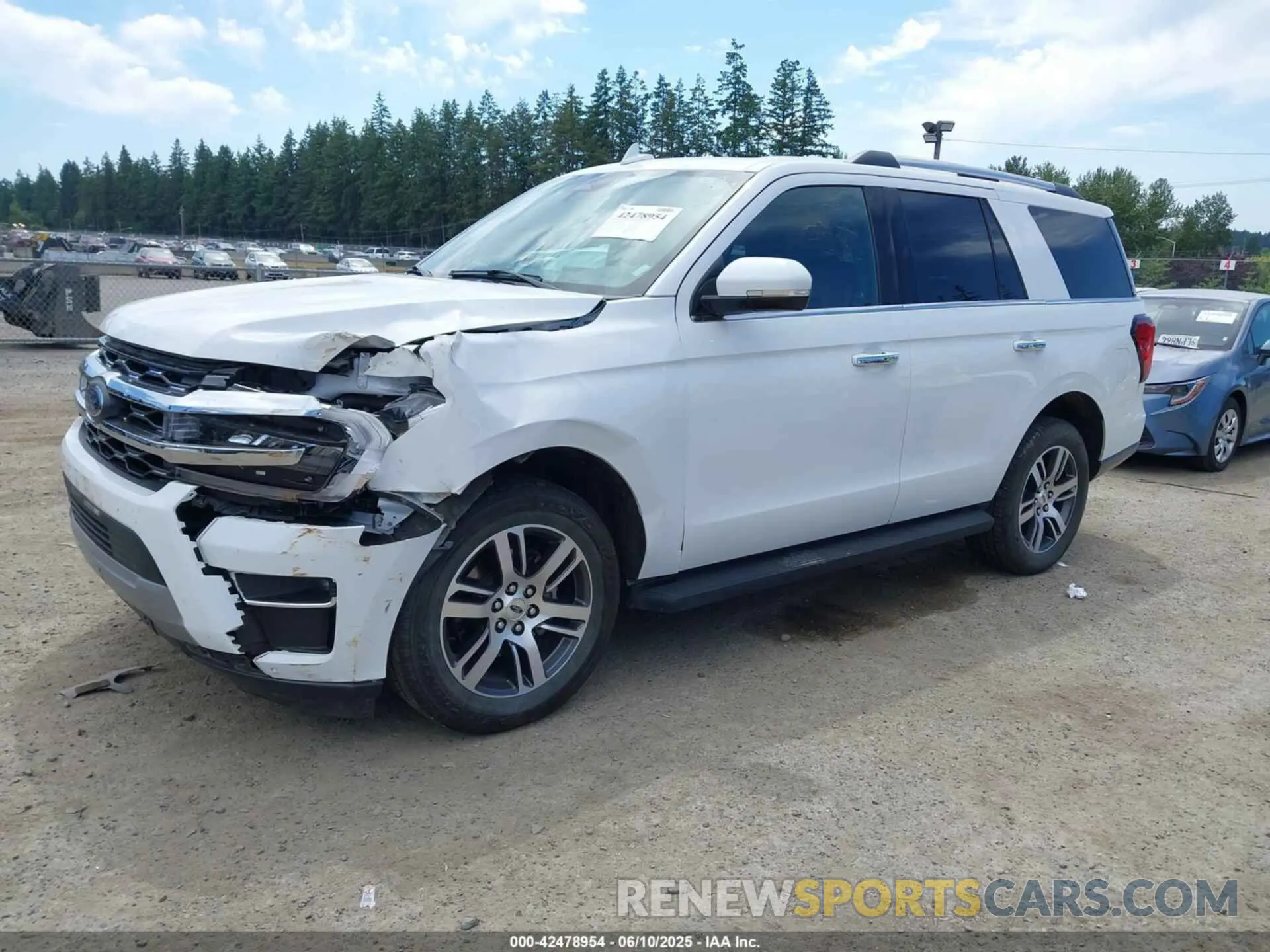 2 Photograph of a damaged car 1FMJU2A88REA35566 FORD EXPEDITION 2024