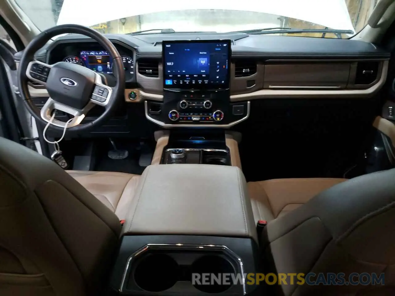 8 Photograph of a damaged car 1FMJU2A8XREA65801 FORD EXPEDITION 2024