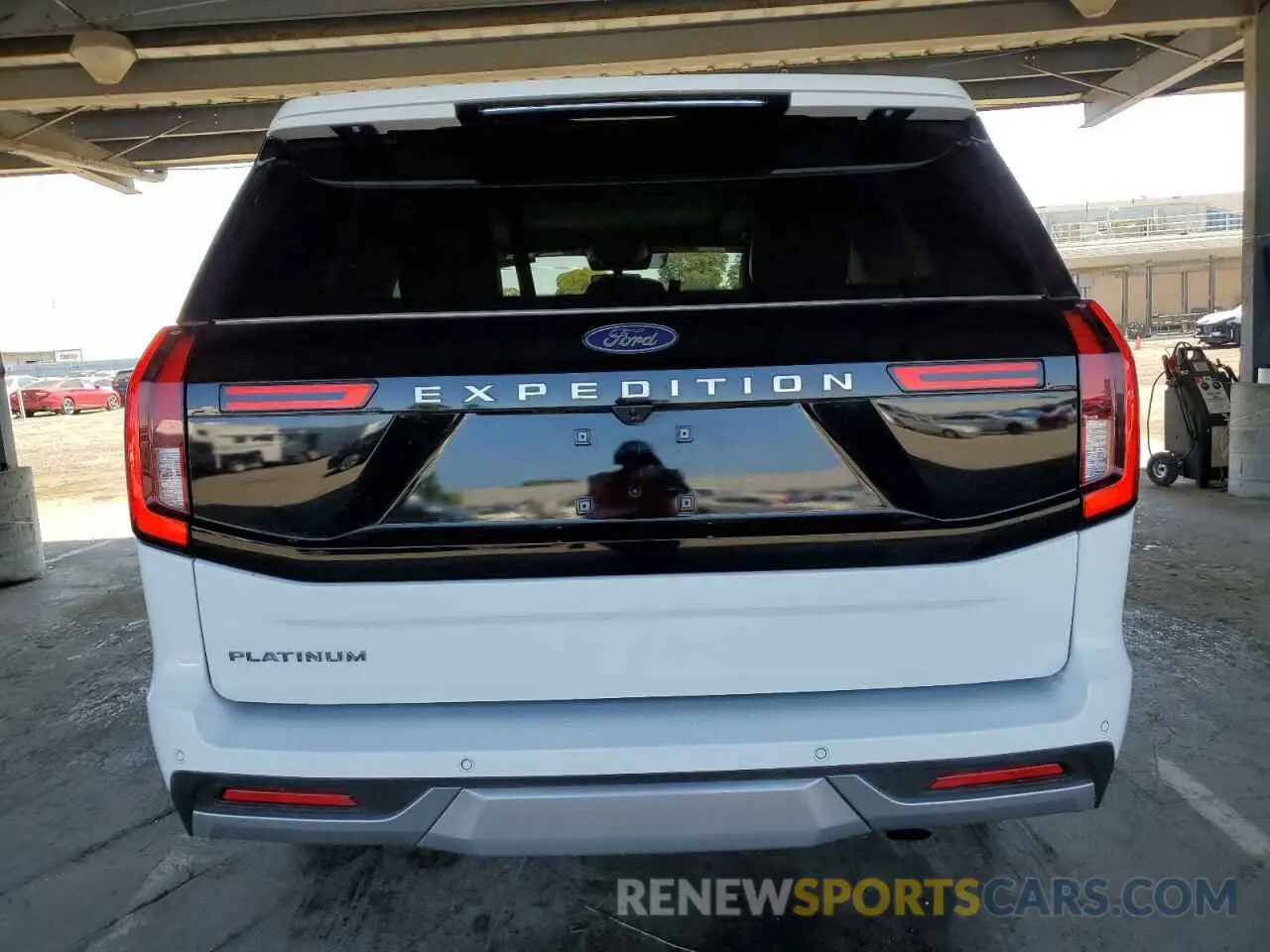 6 Photograph of a damaged car 1FMJU1M8XSEA09336 FORD EXPEDITION 2025