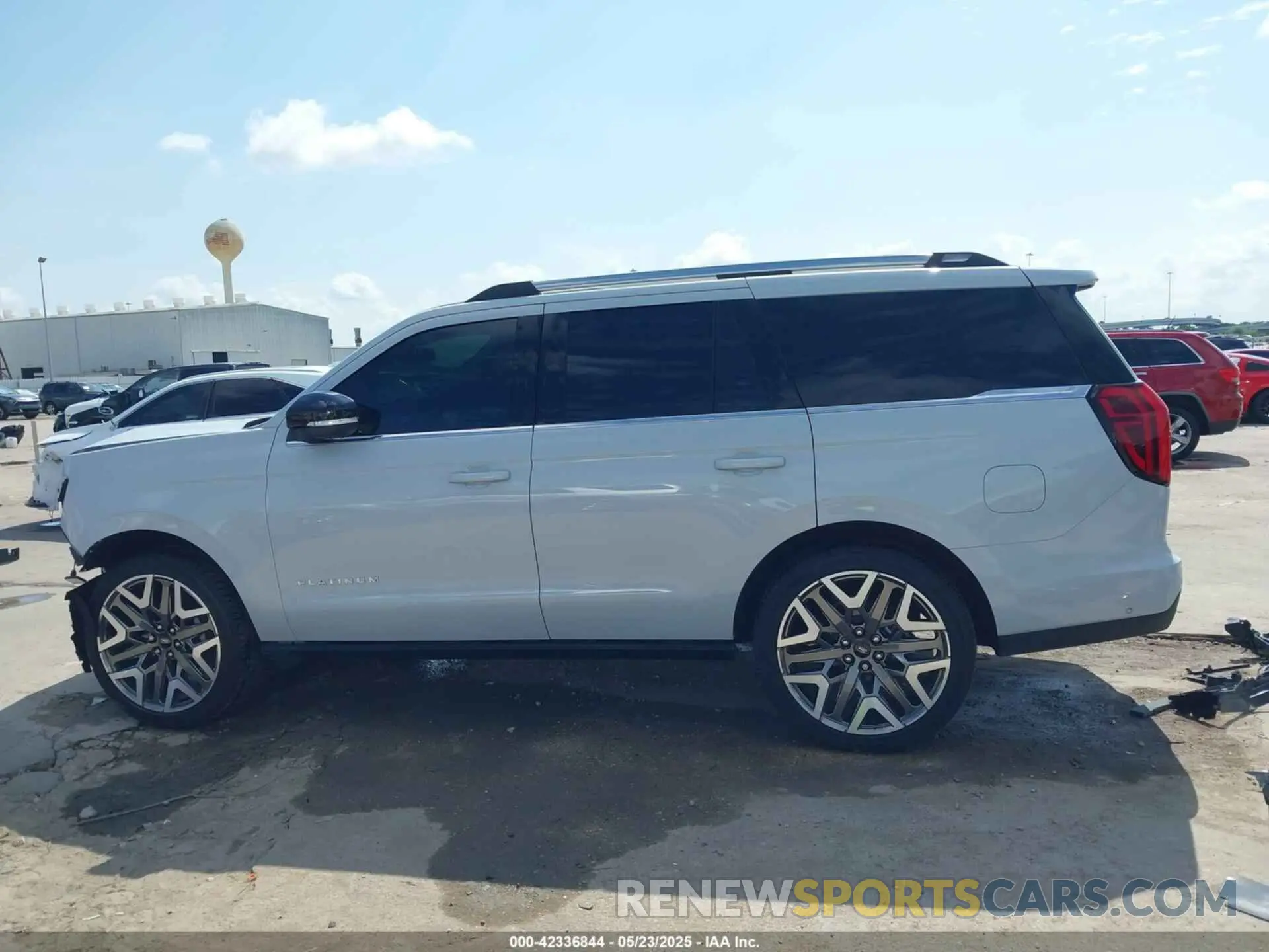 15 Photograph of a damaged car 1FMJU1MG1SEA13900 FORD EXPEDITION 2025