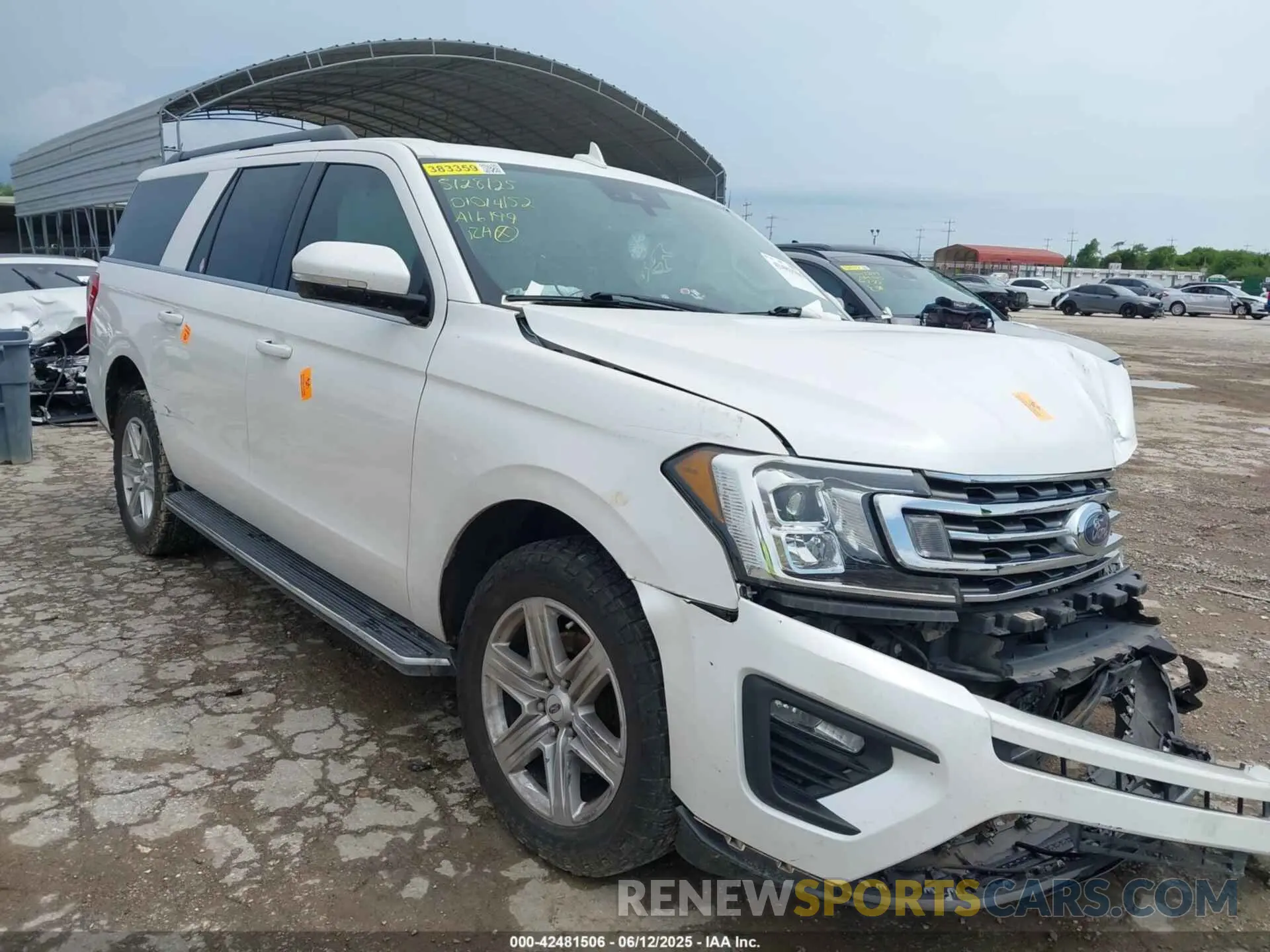 1 Photograph of a damaged car 1FMJK1HT0KEA16199 FORD EXPEDITION MAX 2019