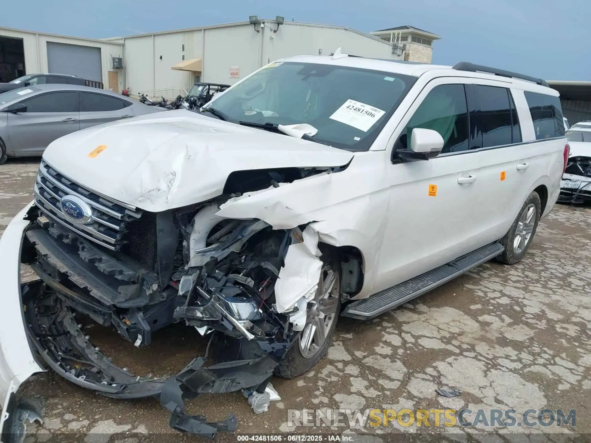 2 Photograph of a damaged car 1FMJK1HT0KEA16199 FORD EXPEDITION MAX 2019