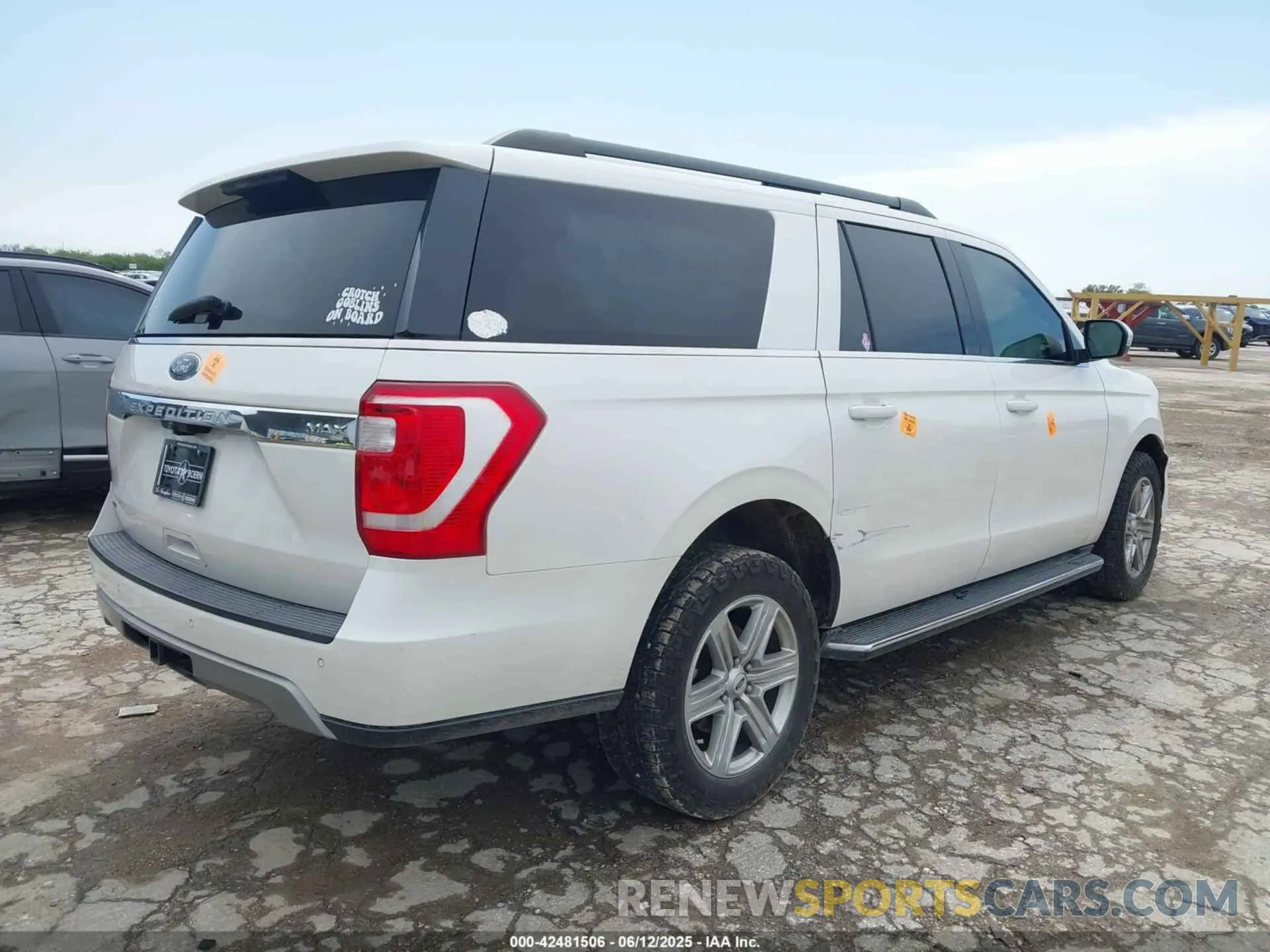 4 Photograph of a damaged car 1FMJK1HT0KEA16199 FORD EXPEDITION MAX 2019