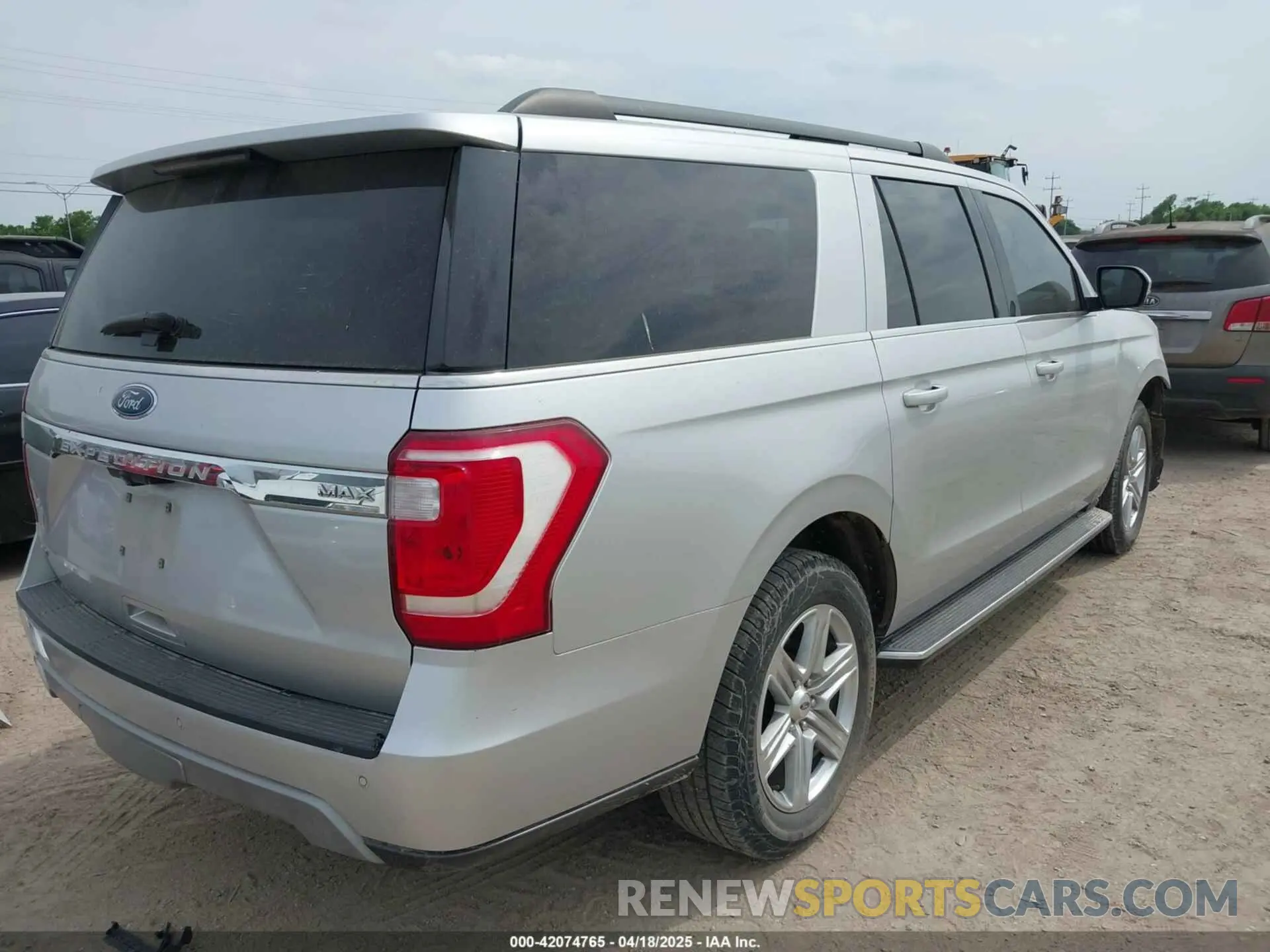 4 Photograph of a damaged car 1FMJK1HT1KEA13618 FORD EXPEDITION MAX 2019