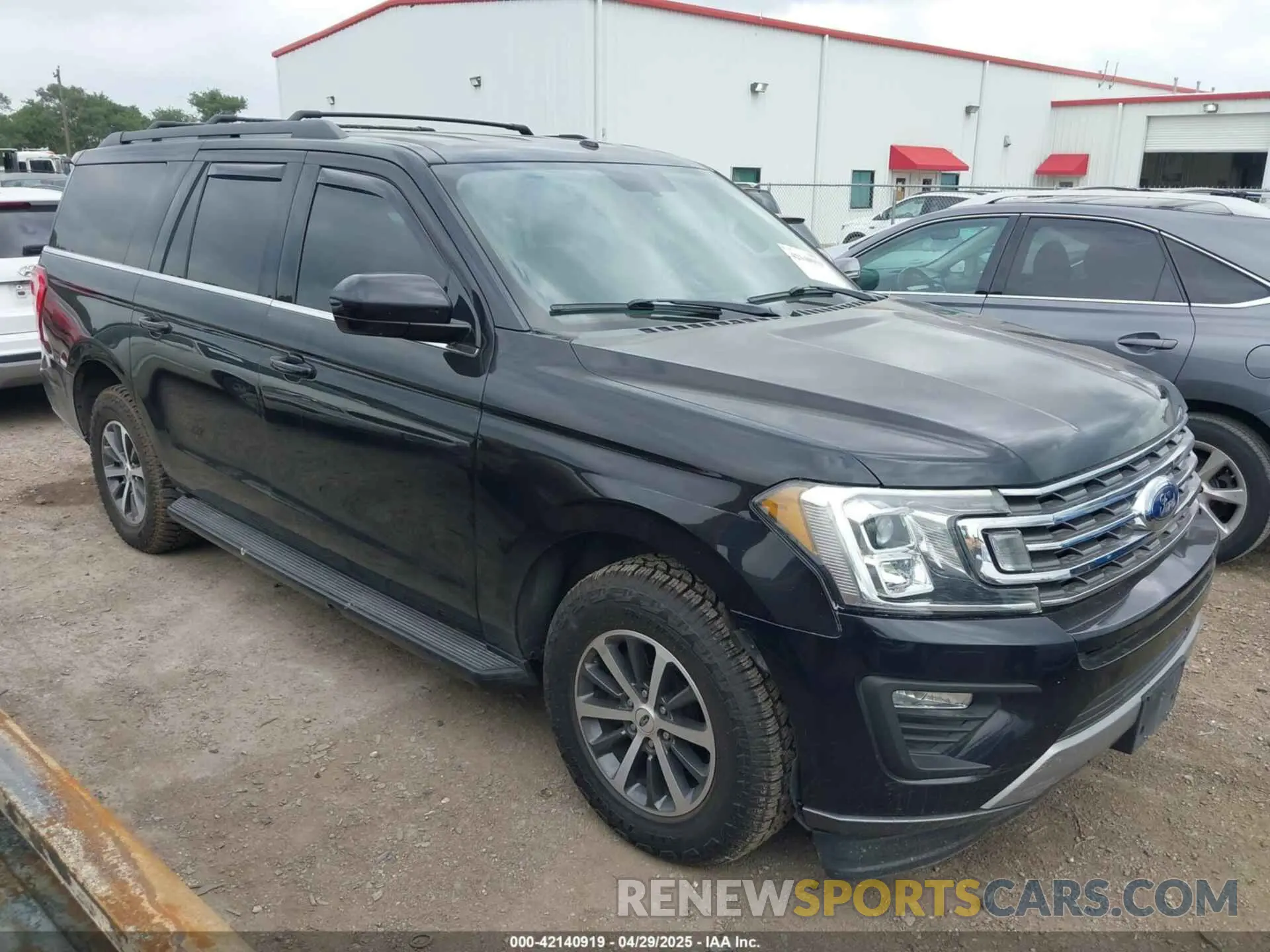 1 Photograph of a damaged car 1FMJK1HT6KEA58439 FORD EXPEDITION MAX 2019