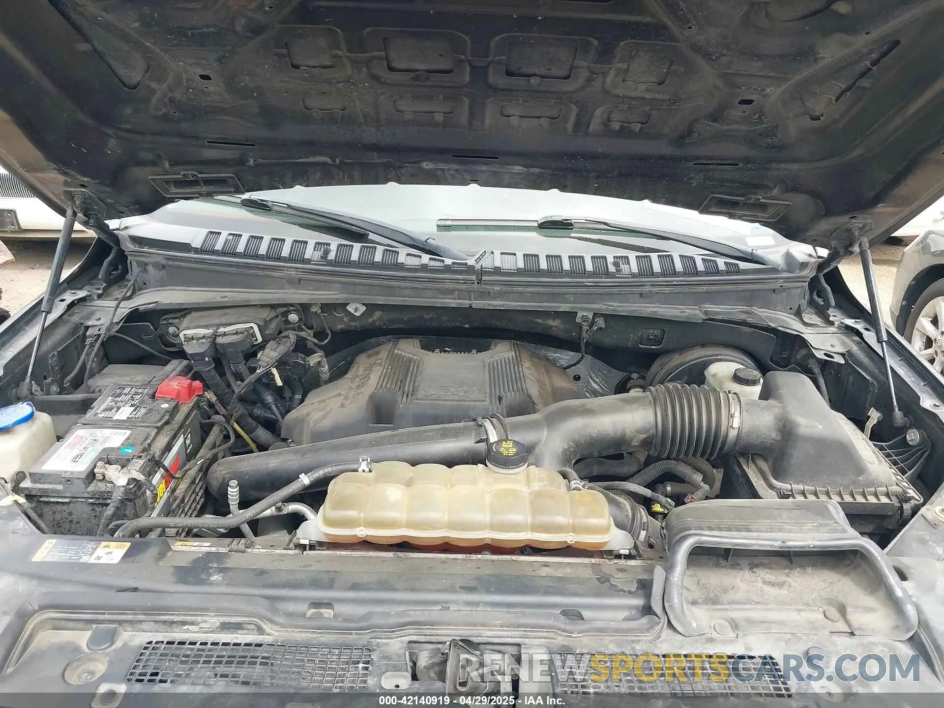 10 Photograph of a damaged car 1FMJK1HT6KEA58439 FORD EXPEDITION MAX 2019