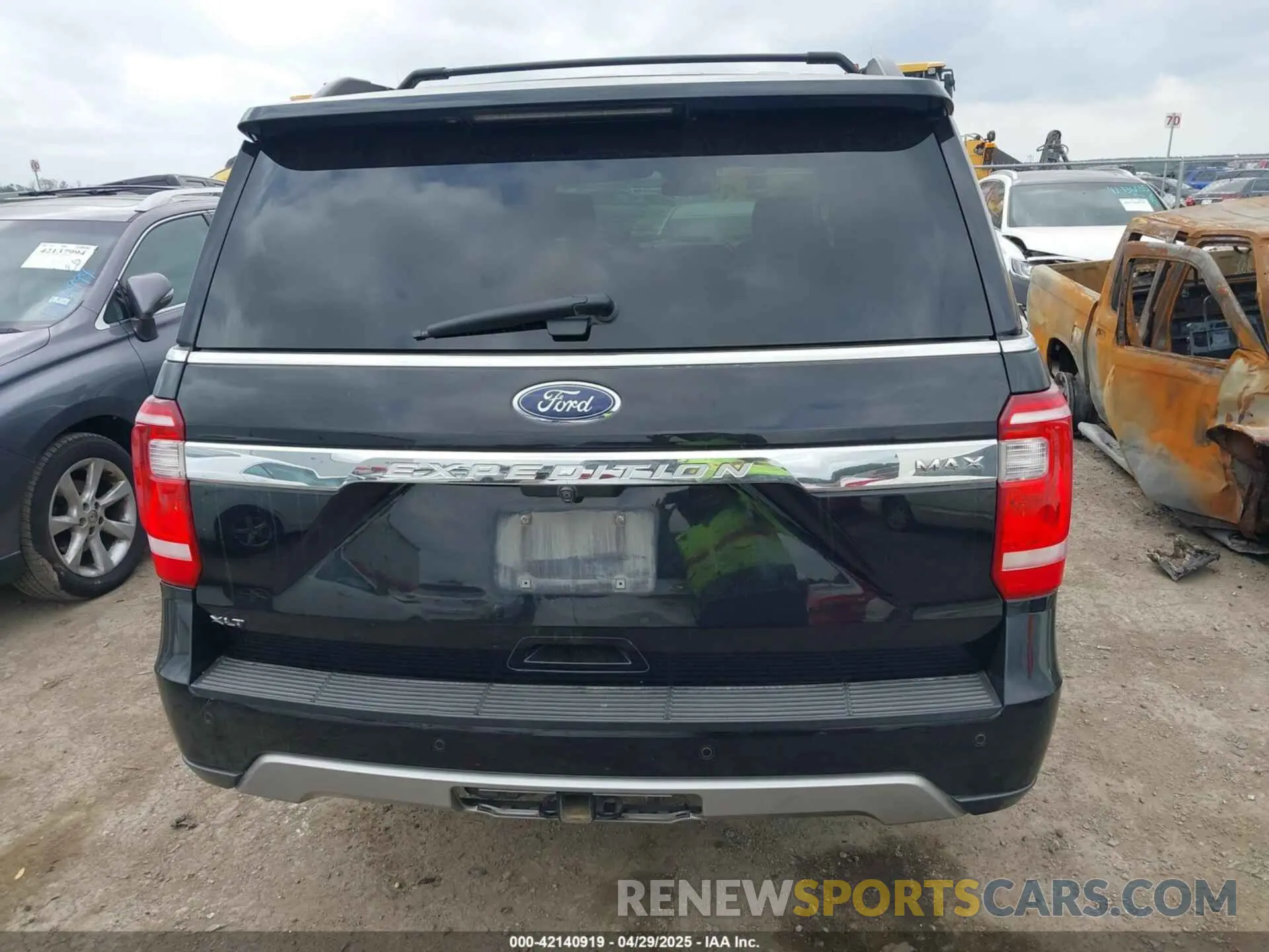16 Photograph of a damaged car 1FMJK1HT6KEA58439 FORD EXPEDITION MAX 2019