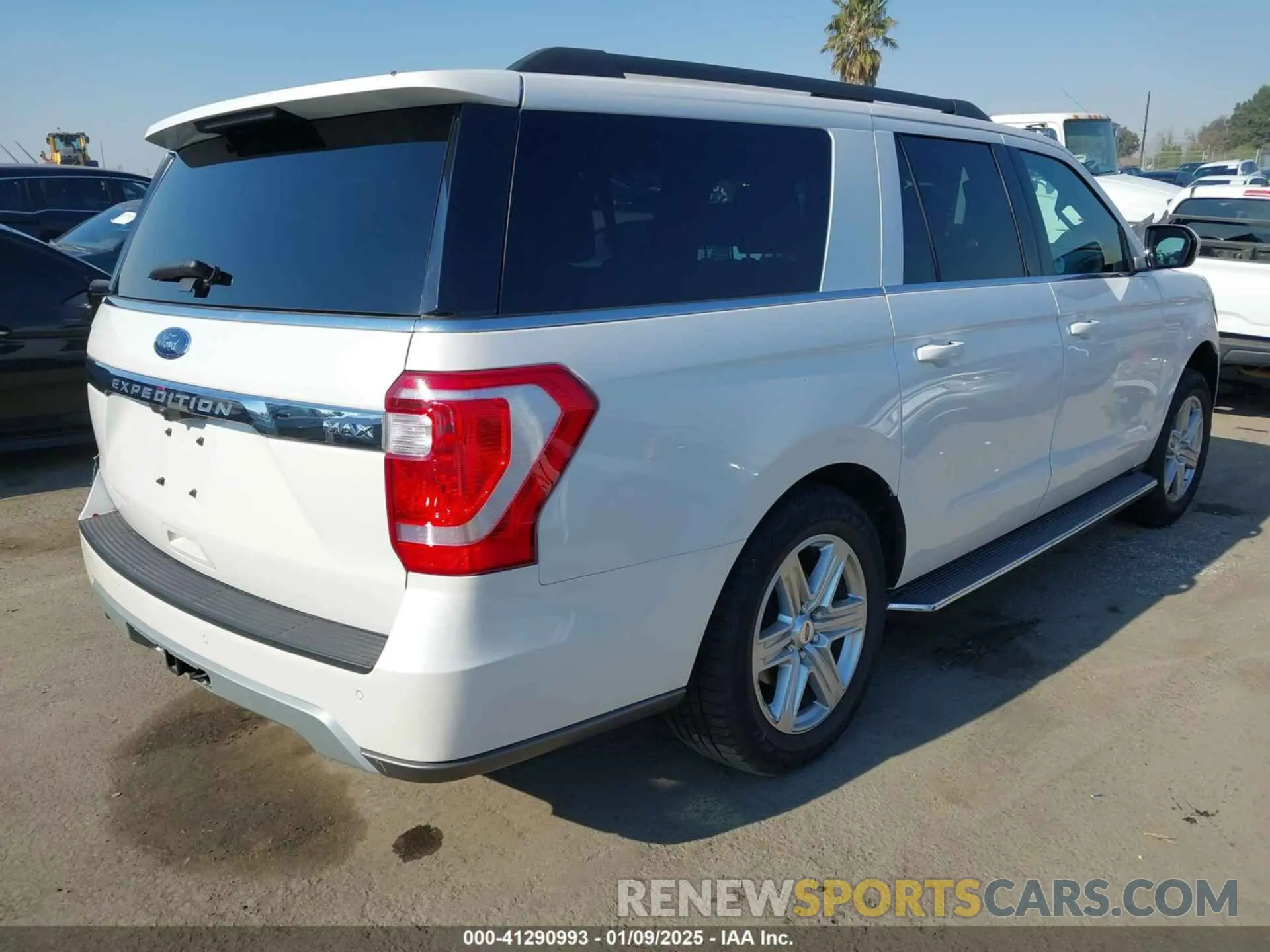 4 Photograph of a damaged car 1FMJK1HT7KEA83673 FORD EXPEDITION MAX 2019