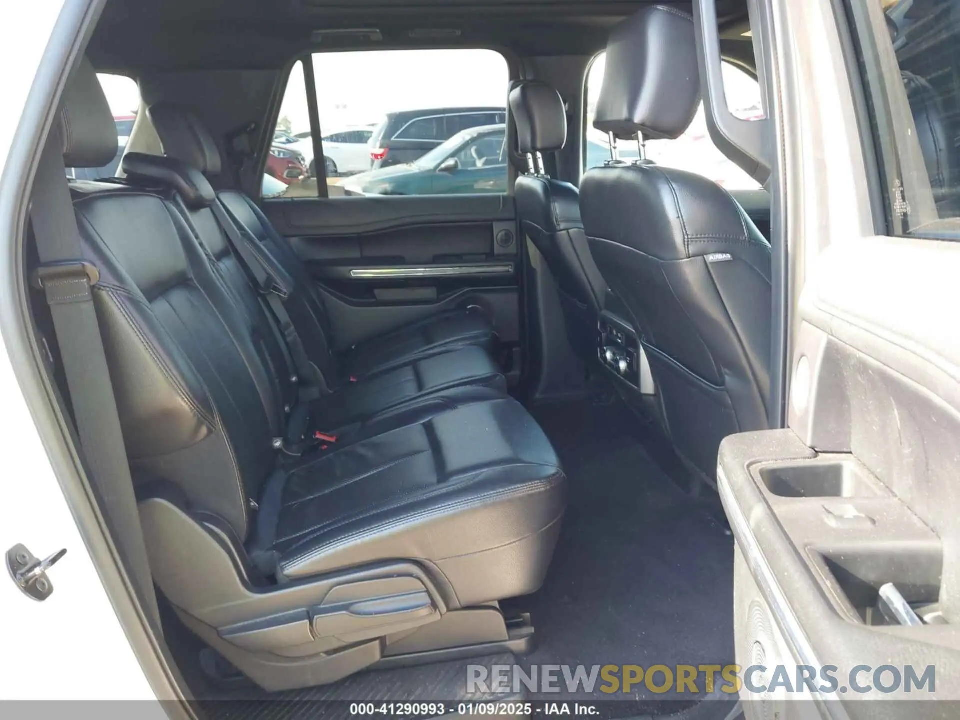 8 Photograph of a damaged car 1FMJK1HT7KEA83673 FORD EXPEDITION MAX 2019