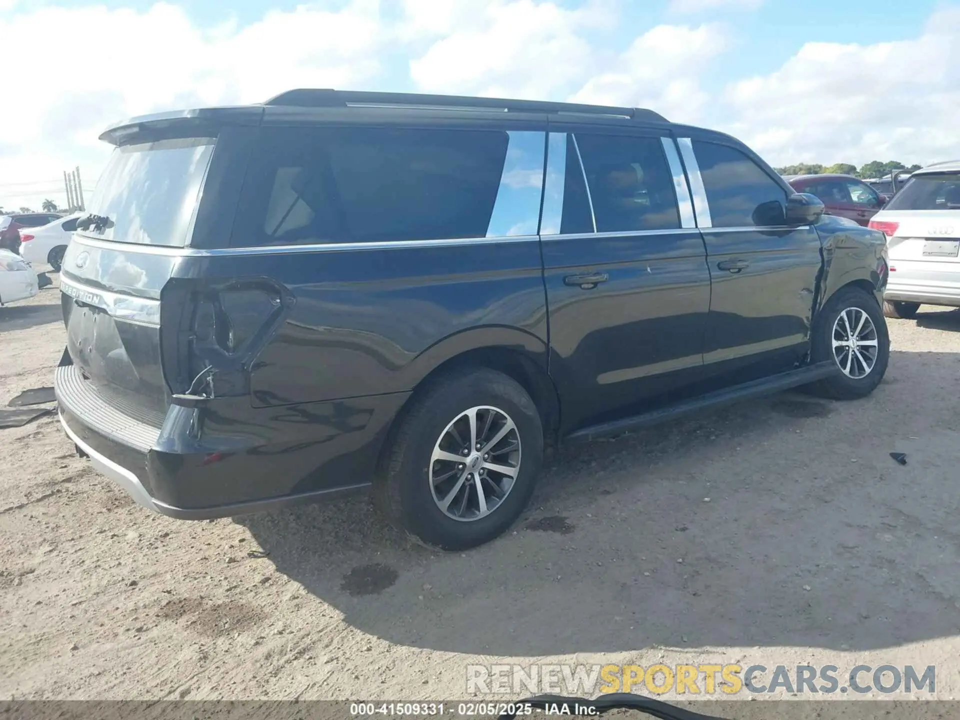 4 Photograph of a damaged car 1FMJK1HT8KEA27743 FORD EXPEDITION MAX 2019