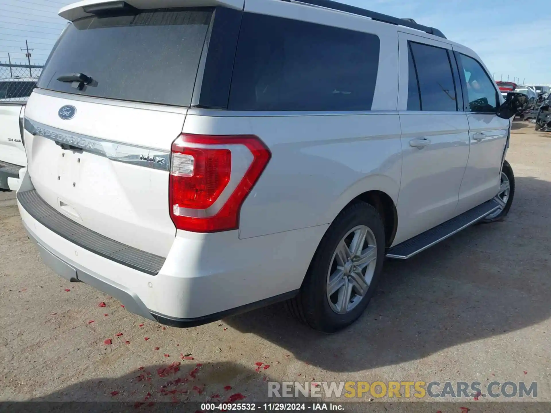 4 Photograph of a damaged car 1FMJK1HTXKEA54863 FORD EXPEDITION MAX 2019