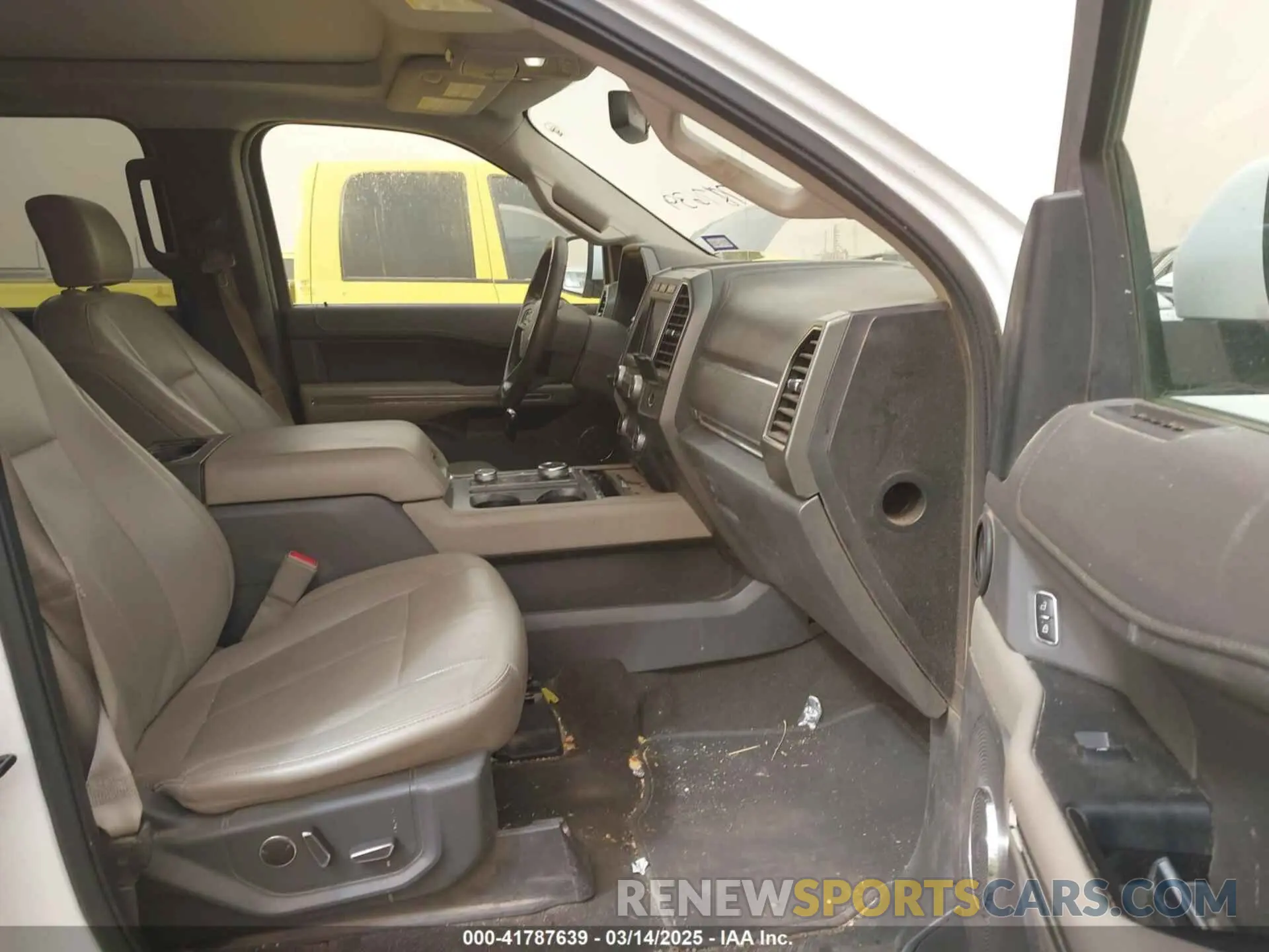 5 Photograph of a damaged car 1FMJK1JT9KEA21301 FORD EXPEDITION MAX 2019