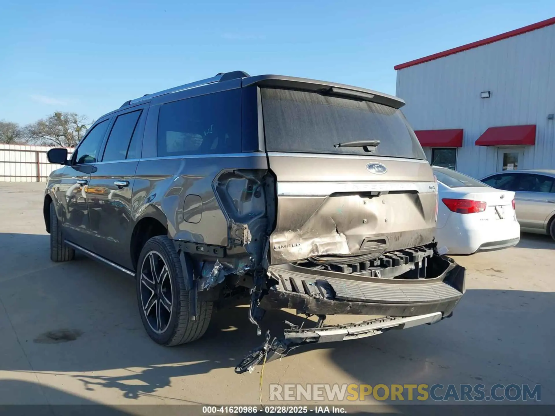 3 Photograph of a damaged car 1FMJK1KTXKEA75351 FORD EXPEDITION MAX 2019