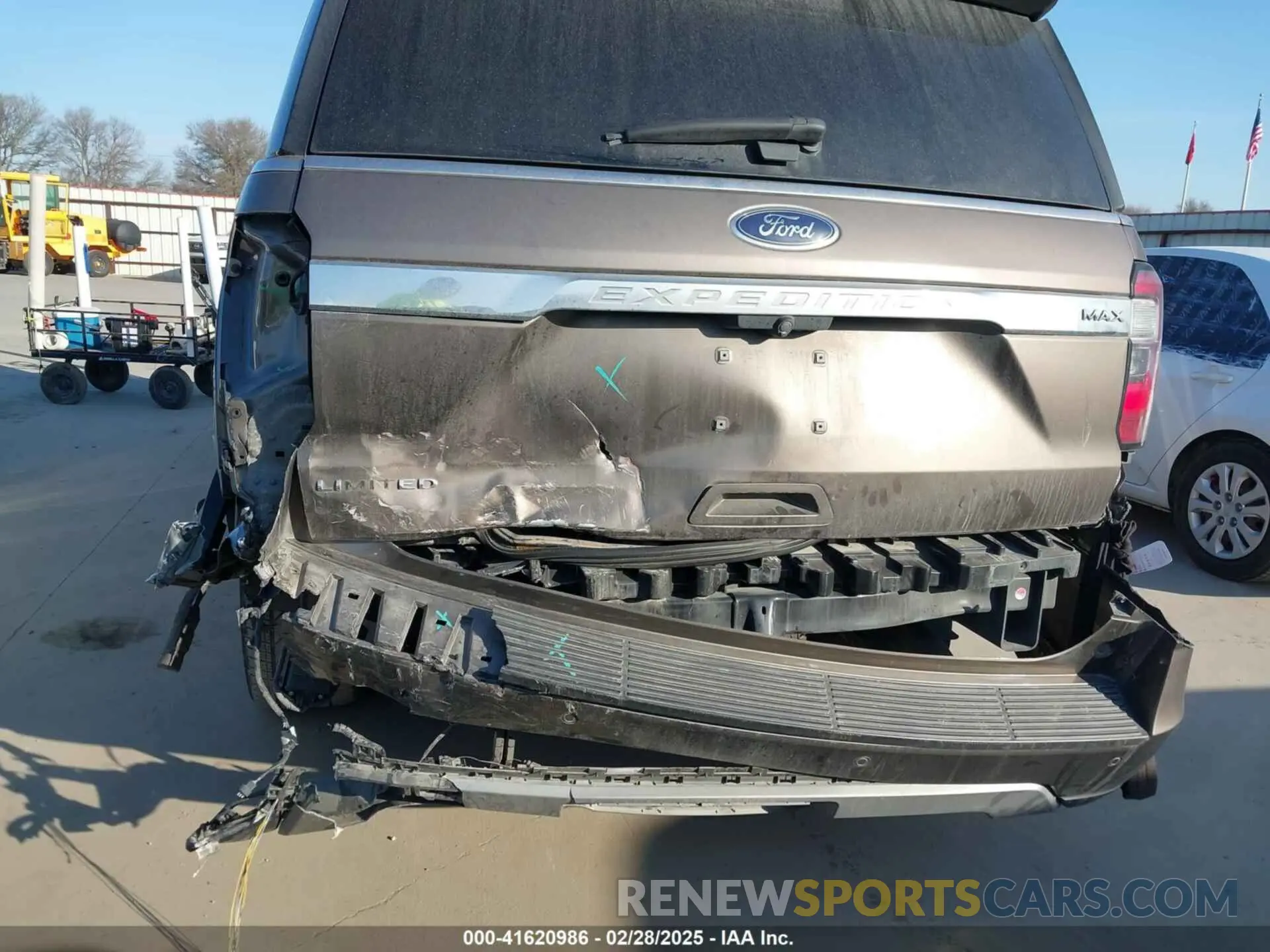 6 Photograph of a damaged car 1FMJK1KTXKEA75351 FORD EXPEDITION MAX 2019