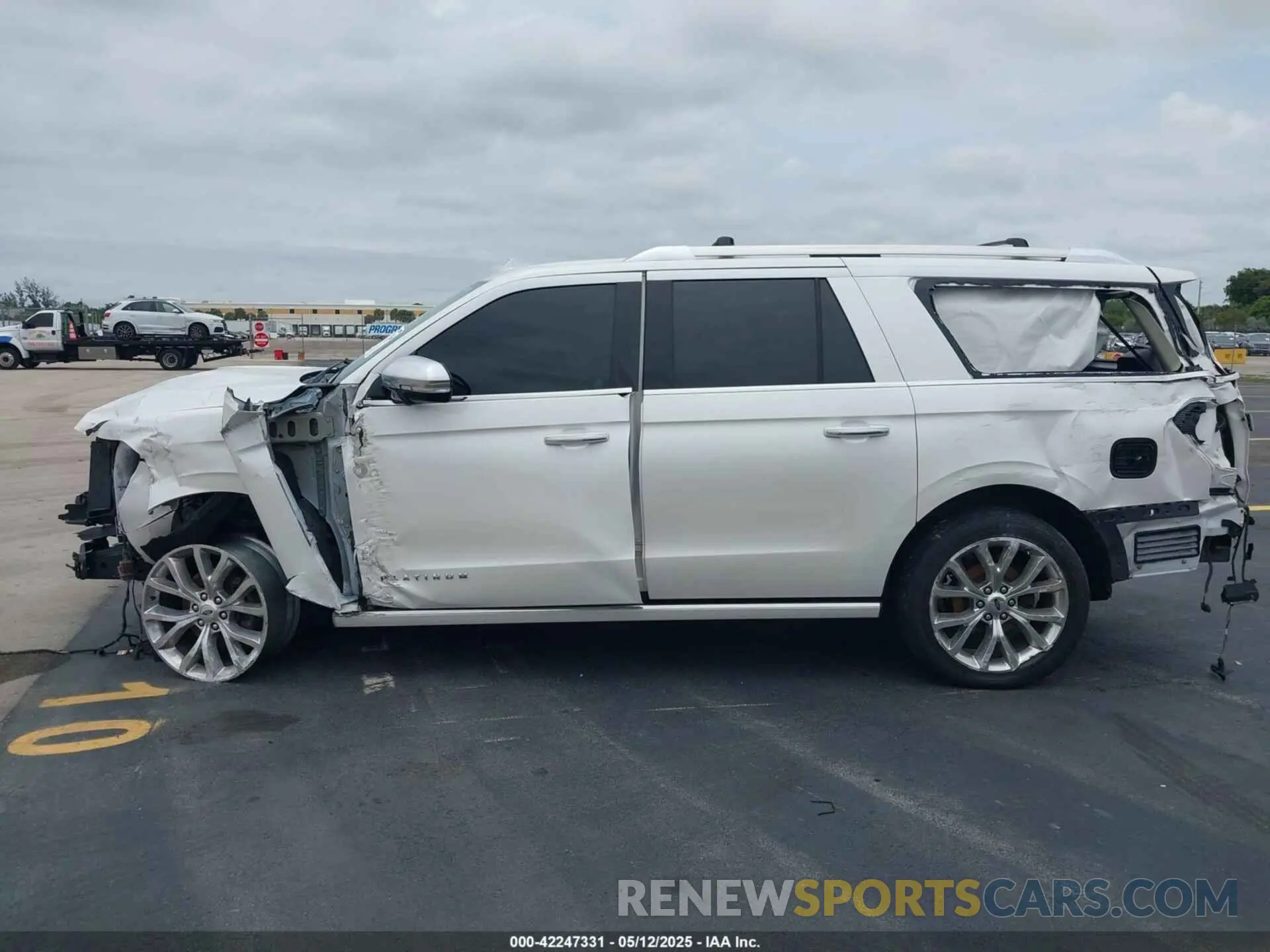 14 Photograph of a damaged car 1FMJK1LT3KEA56753 FORD EXPEDITION MAX 2019