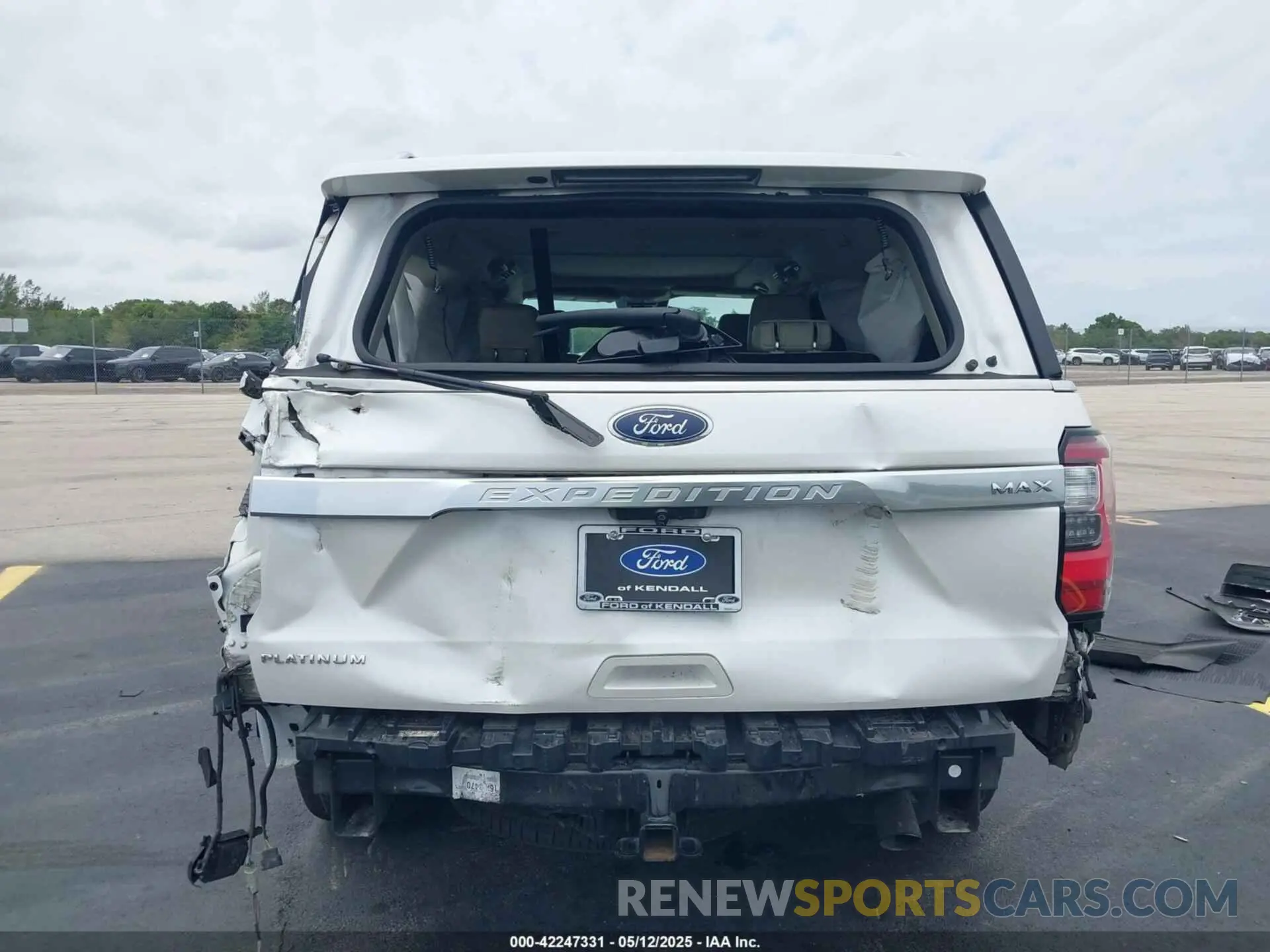 16 Photograph of a damaged car 1FMJK1LT3KEA56753 FORD EXPEDITION MAX 2019