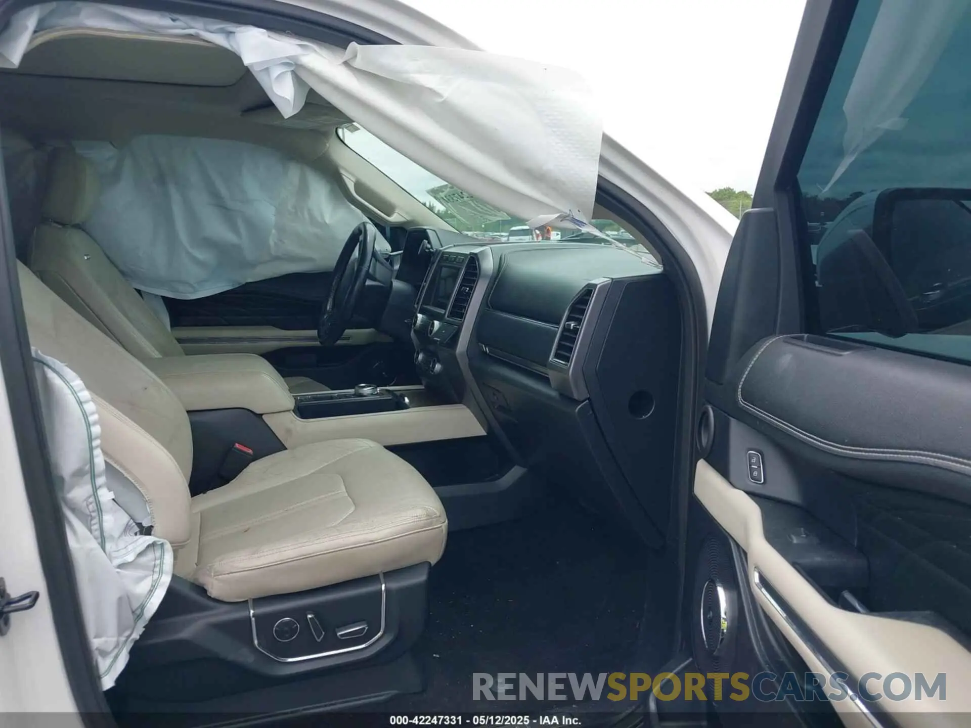 5 Photograph of a damaged car 1FMJK1LT3KEA56753 FORD EXPEDITION MAX 2019