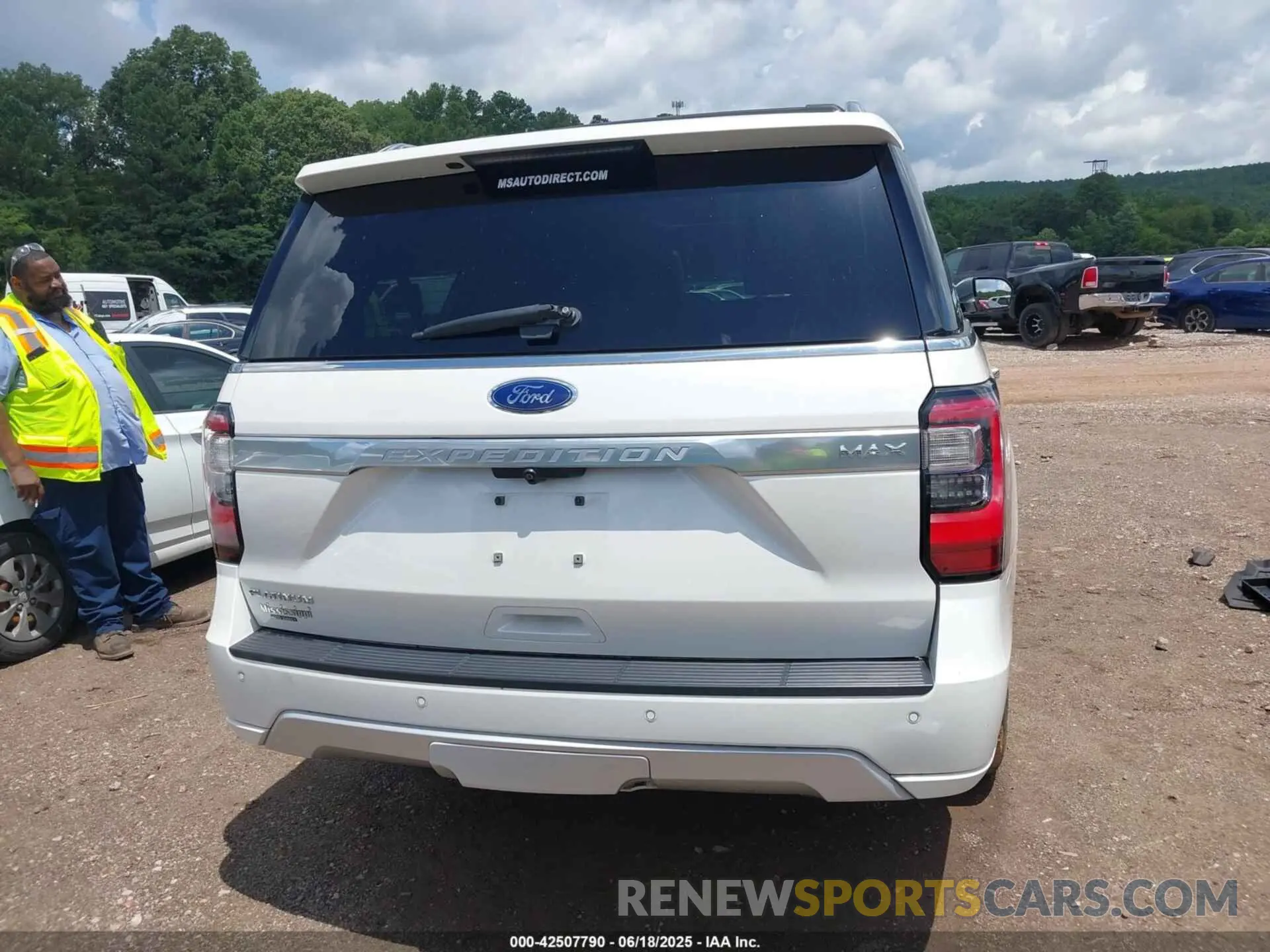 15 Photograph of a damaged car 1FMJK1LT4KEA87493 FORD EXPEDITION MAX 2019