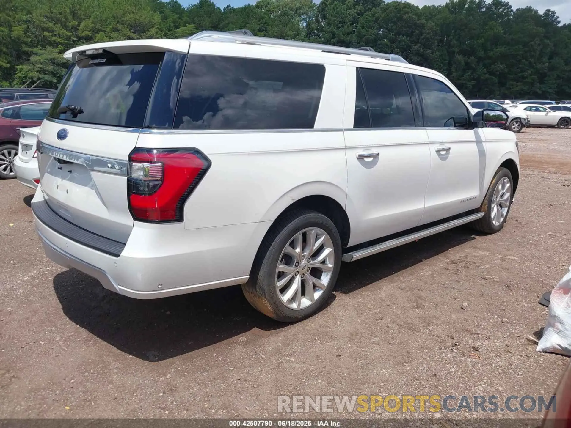 4 Photograph of a damaged car 1FMJK1LT4KEA87493 FORD EXPEDITION MAX 2019