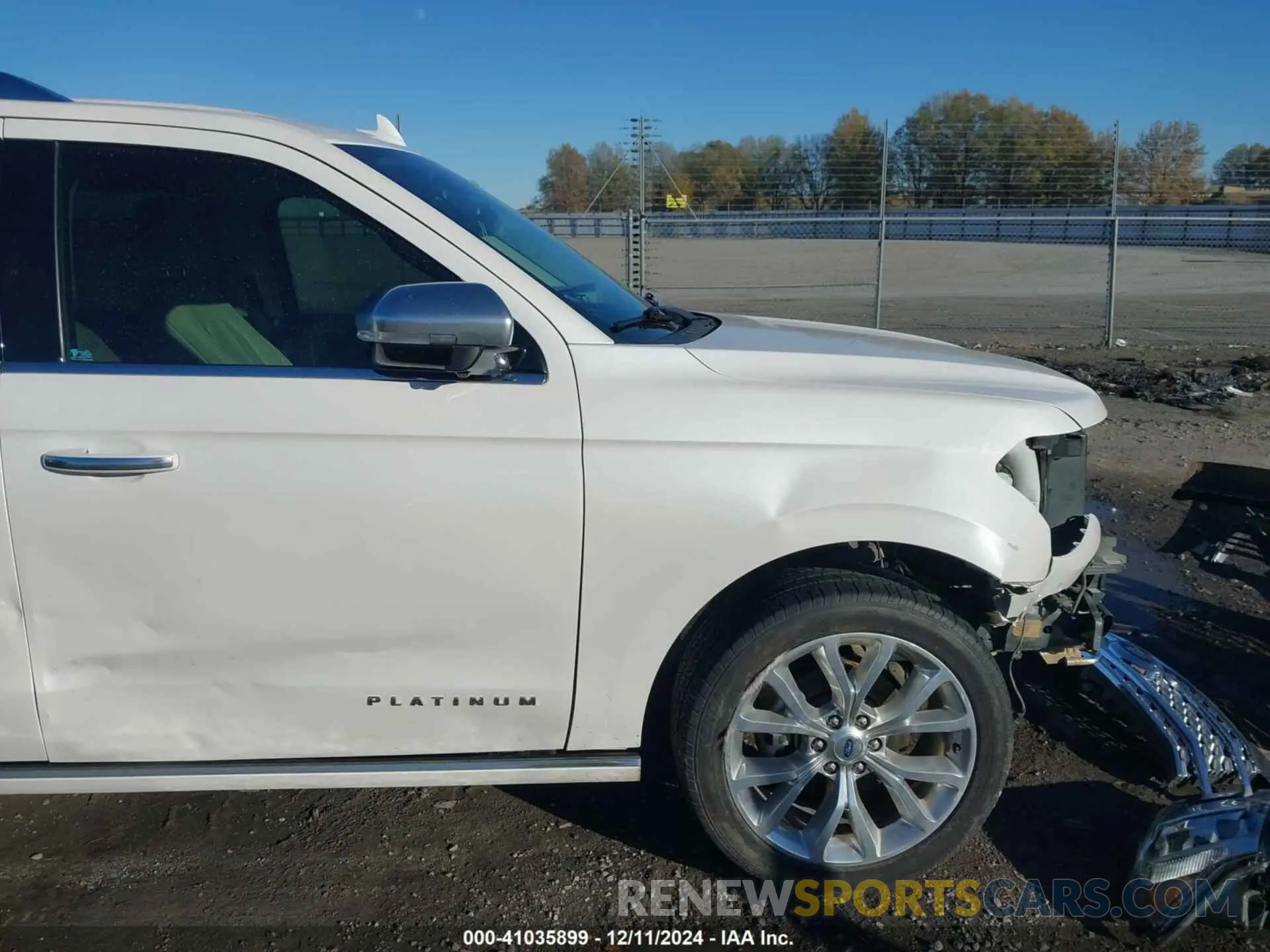 17 Photograph of a damaged car 1FMJK1MT4KEA53312 FORD EXPEDITION MAX 2019