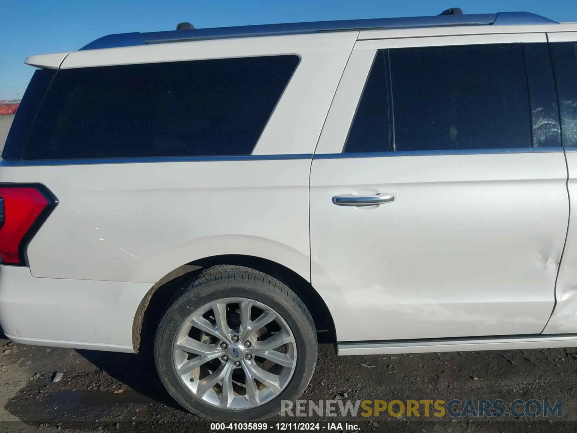 18 Photograph of a damaged car 1FMJK1MT4KEA53312 FORD EXPEDITION MAX 2019
