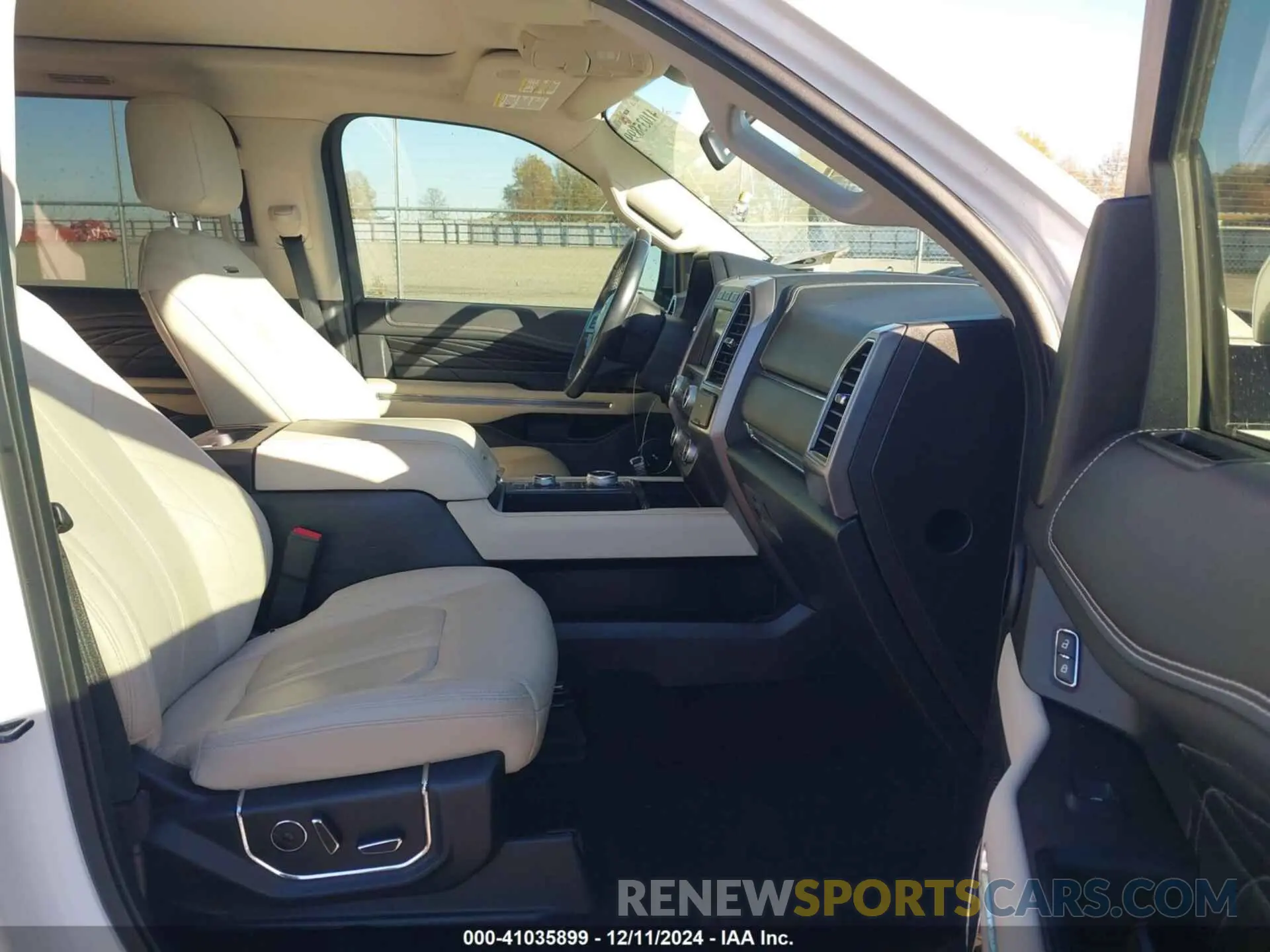 5 Photograph of a damaged car 1FMJK1MT4KEA53312 FORD EXPEDITION MAX 2019