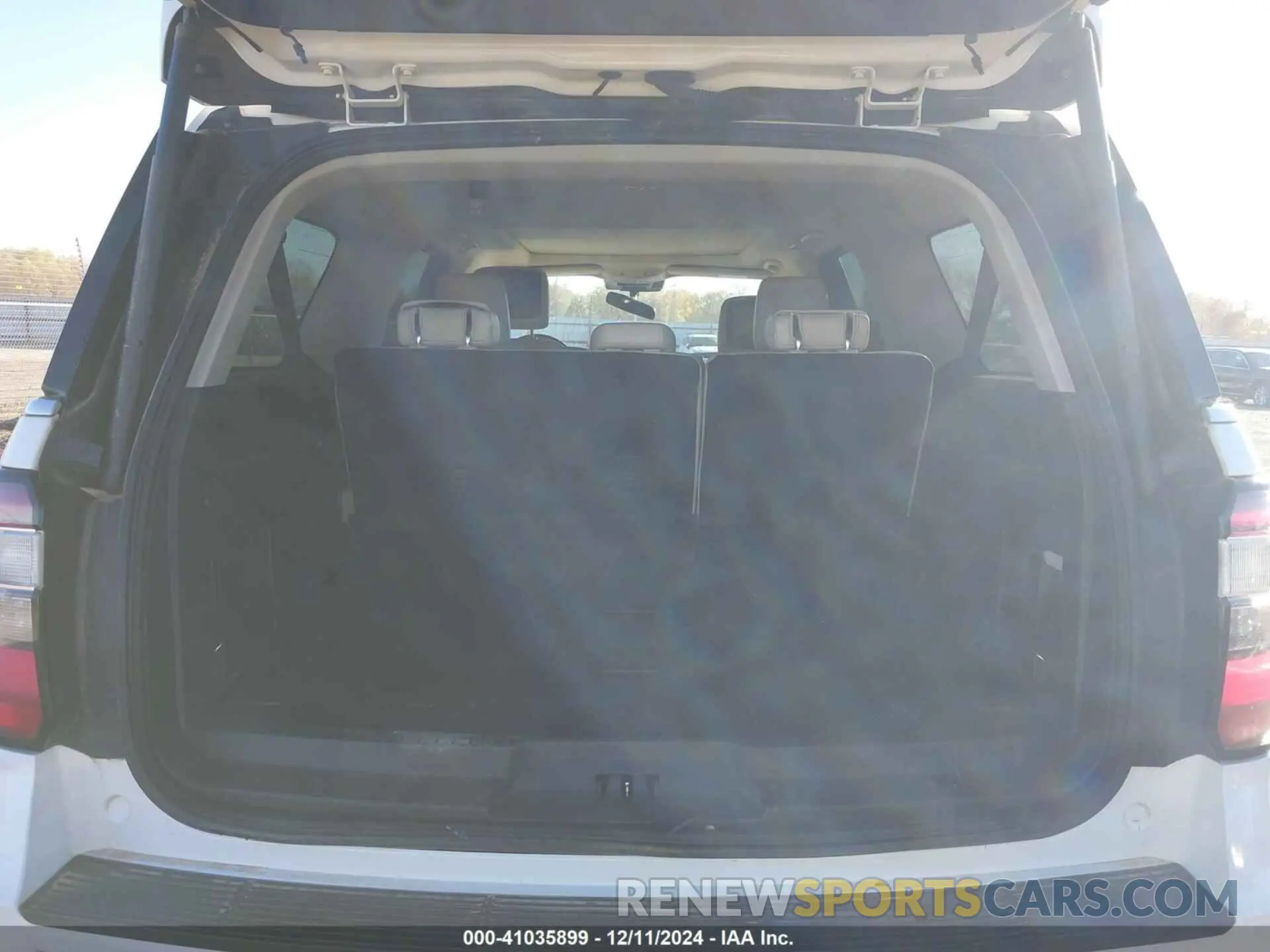 8 Photograph of a damaged car 1FMJK1MT4KEA53312 FORD EXPEDITION MAX 2019