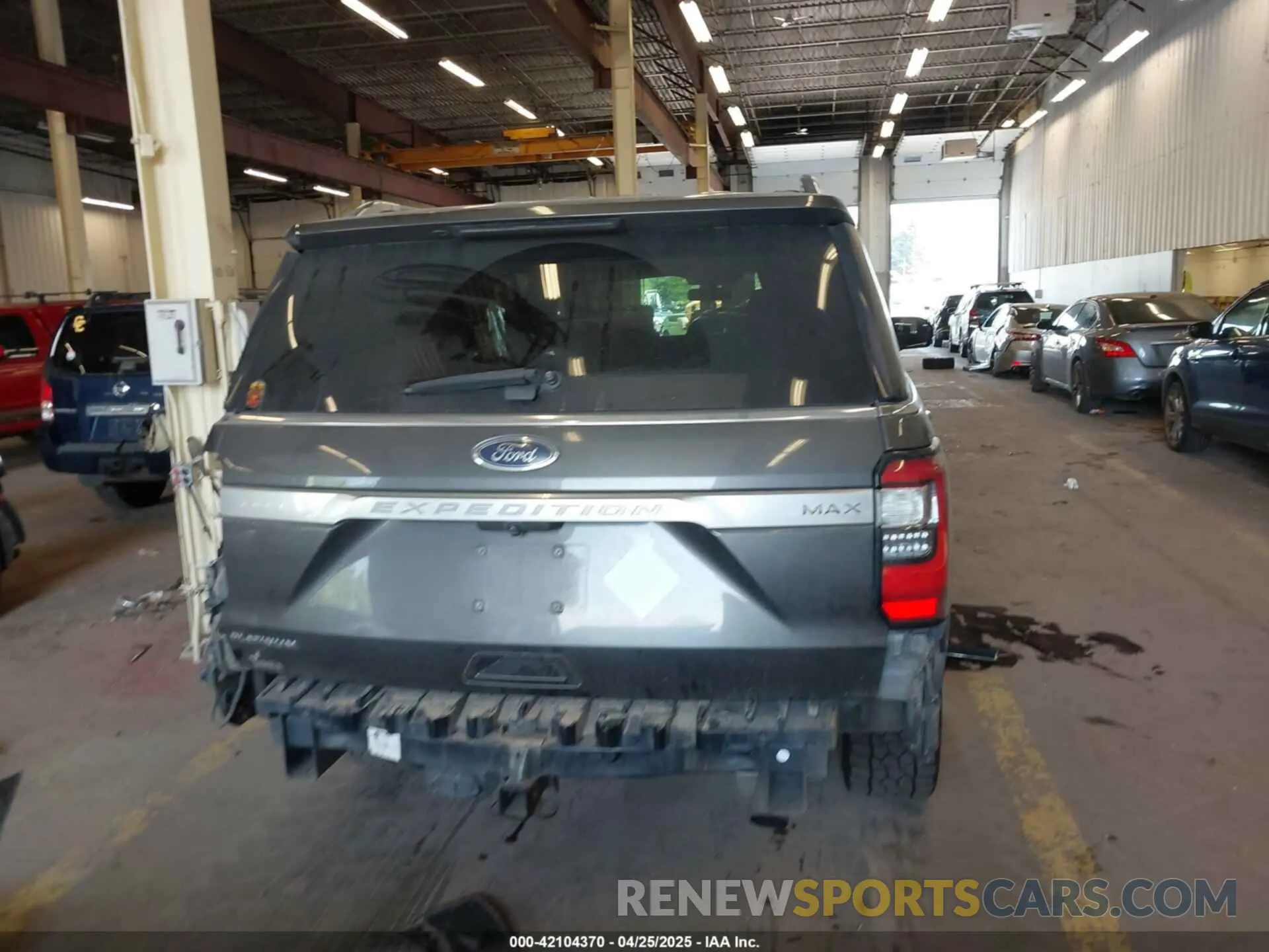 17 Photograph of a damaged car 1FMJK1MT6KEA01700 FORD EXPEDITION MAX 2019
