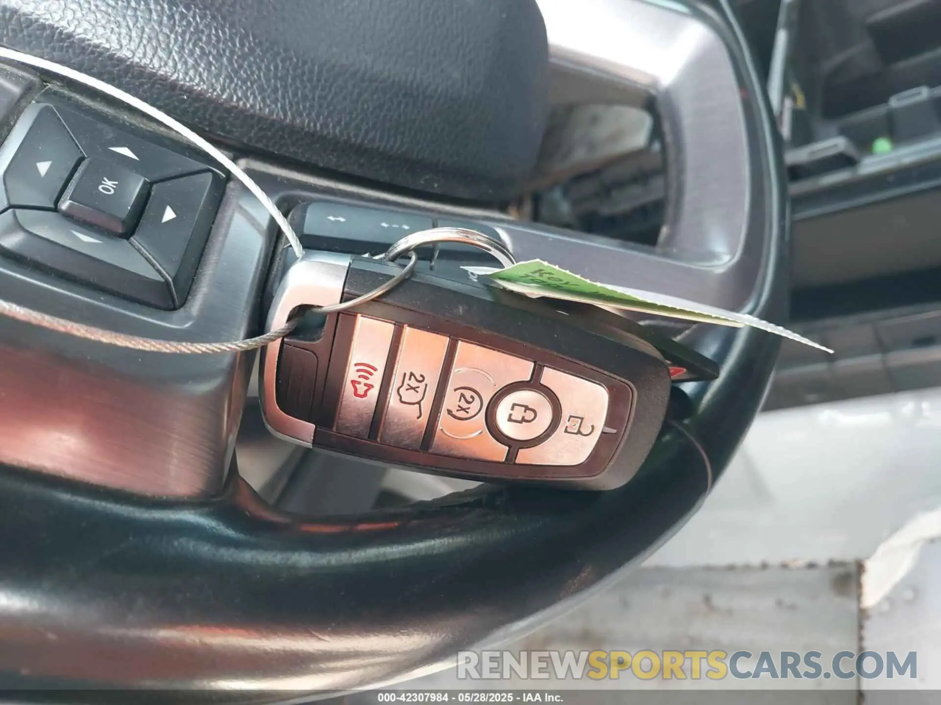11 Photograph of a damaged car 1FMJK1MT9KEA54634 FORD EXPEDITION MAX 2019