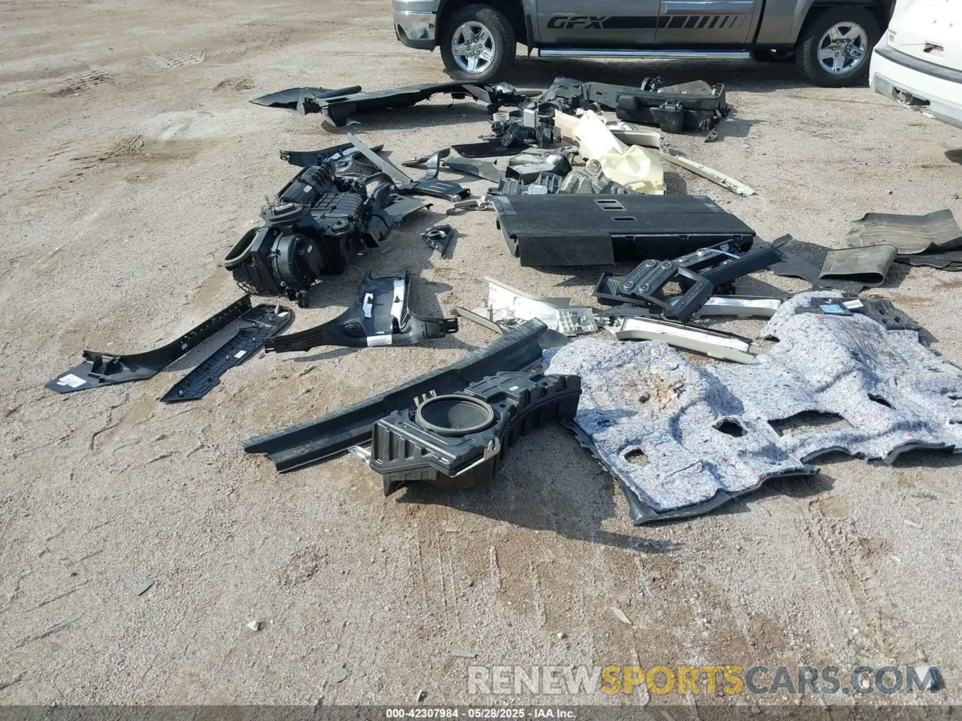 12 Photograph of a damaged car 1FMJK1MT9KEA54634 FORD EXPEDITION MAX 2019