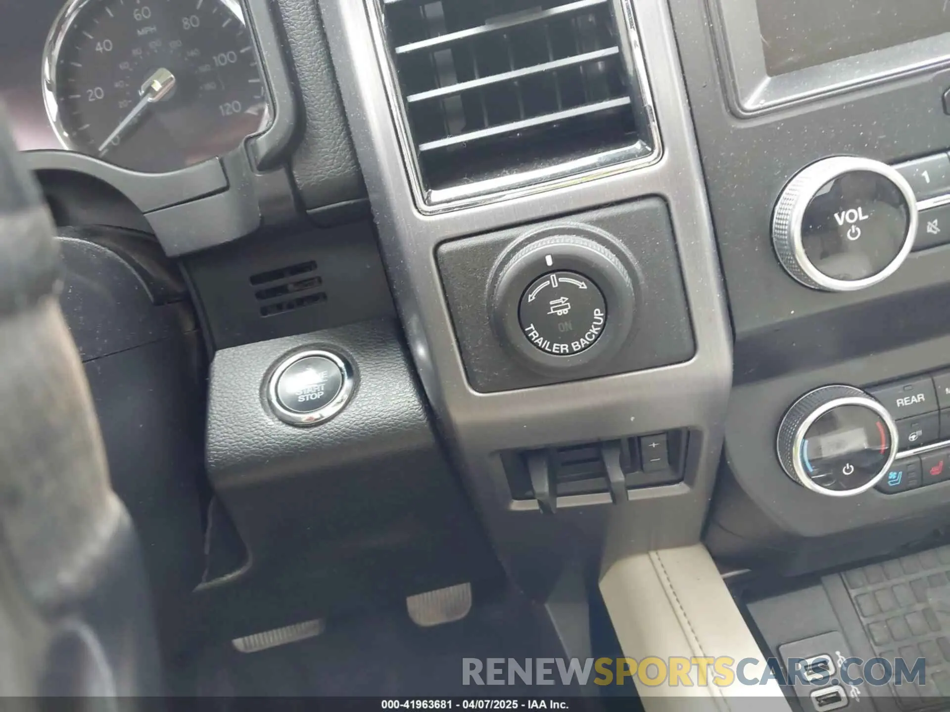 11 Photograph of a damaged car 1FMJK1MTXKEA29161 FORD EXPEDITION MAX 2019