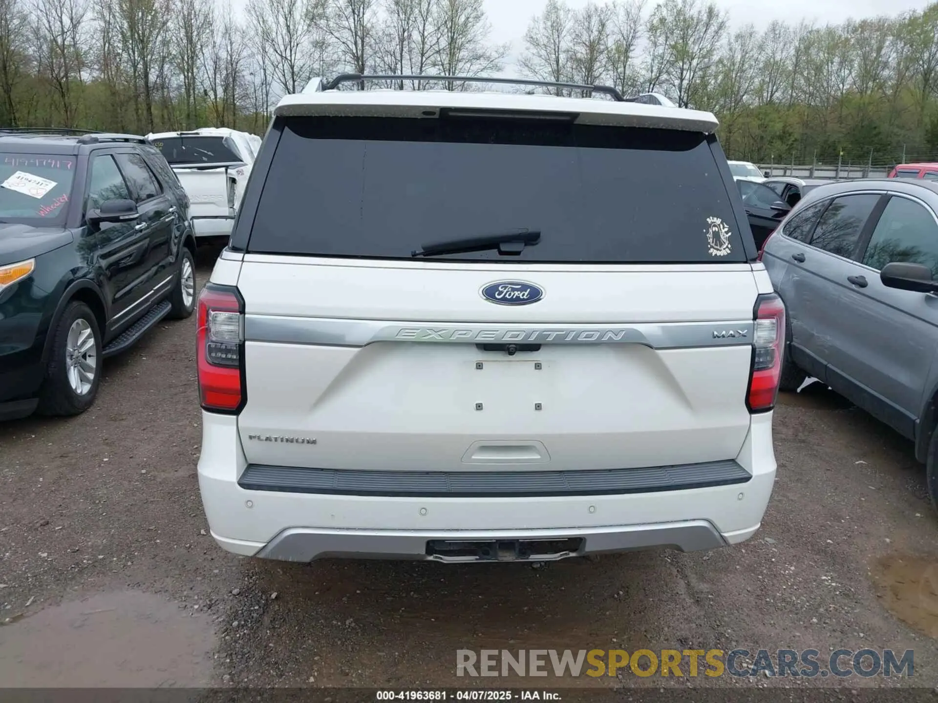 16 Photograph of a damaged car 1FMJK1MTXKEA29161 FORD EXPEDITION MAX 2019