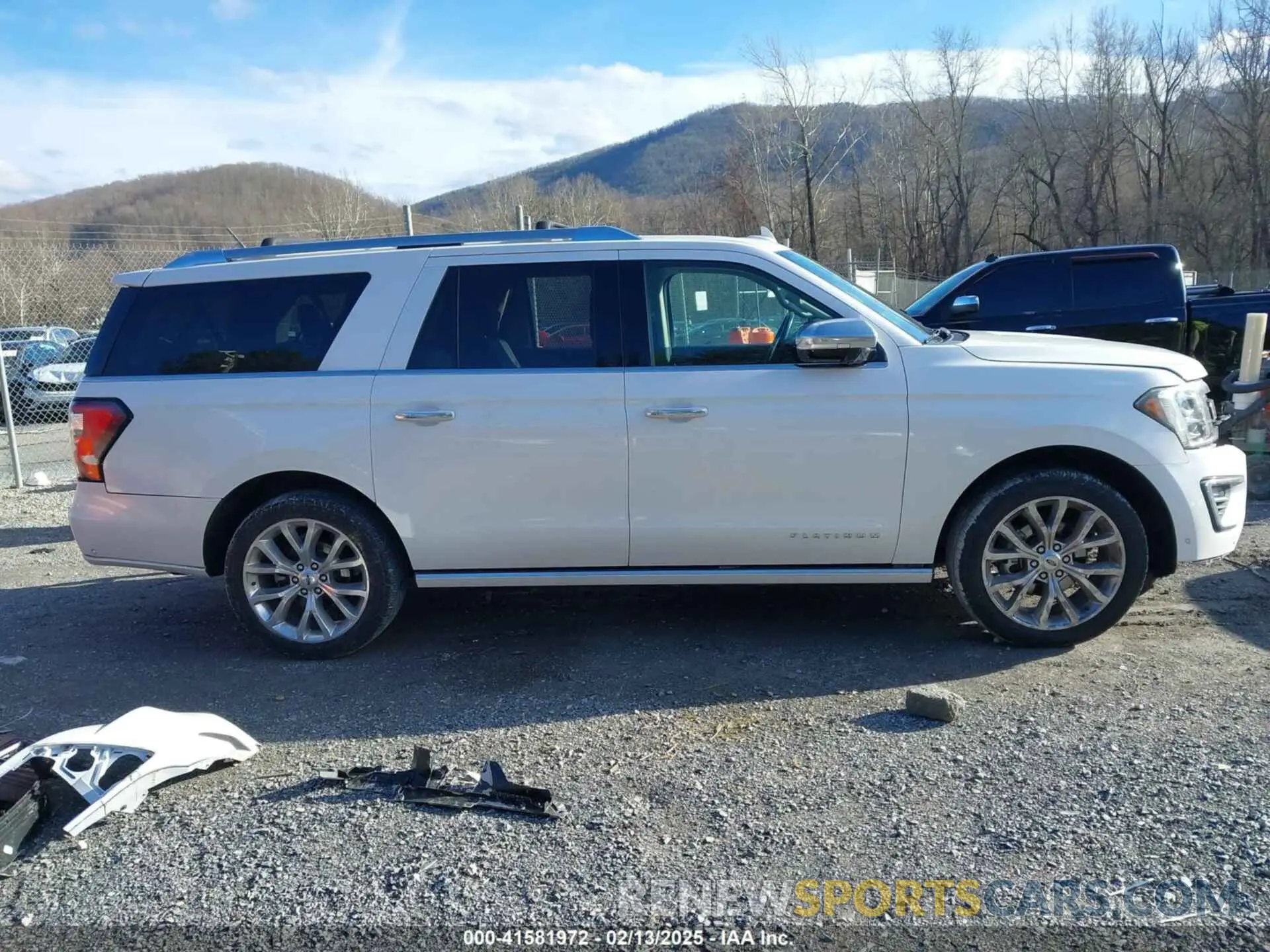 13 Photograph of a damaged car 1FMJK1MTXKEA53377 FORD EXPEDITION MAX 2019