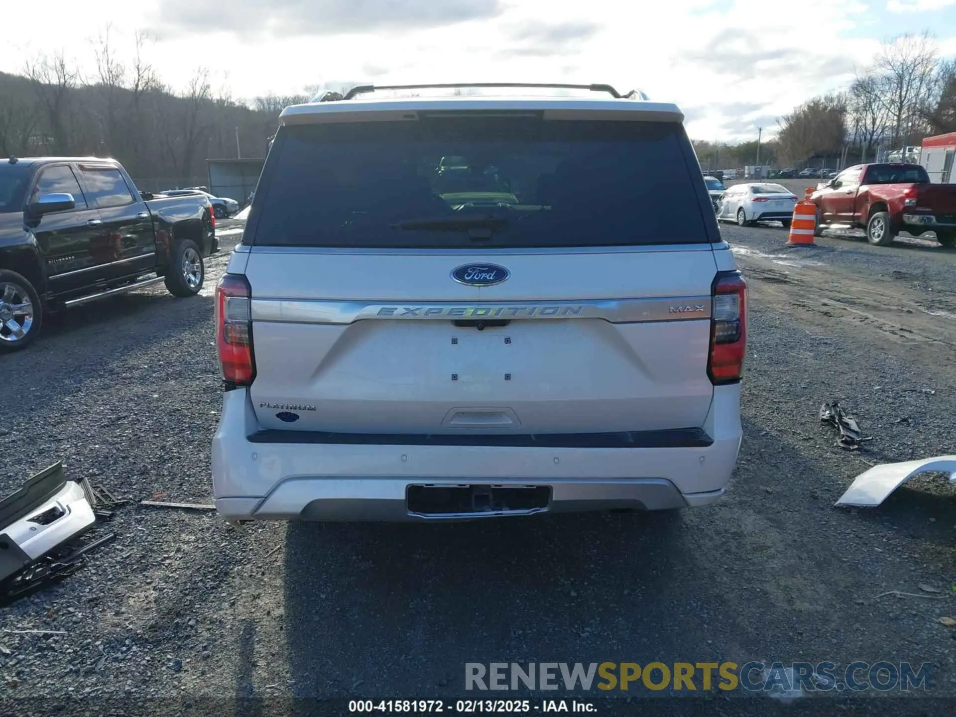 16 Photograph of a damaged car 1FMJK1MTXKEA53377 FORD EXPEDITION MAX 2019