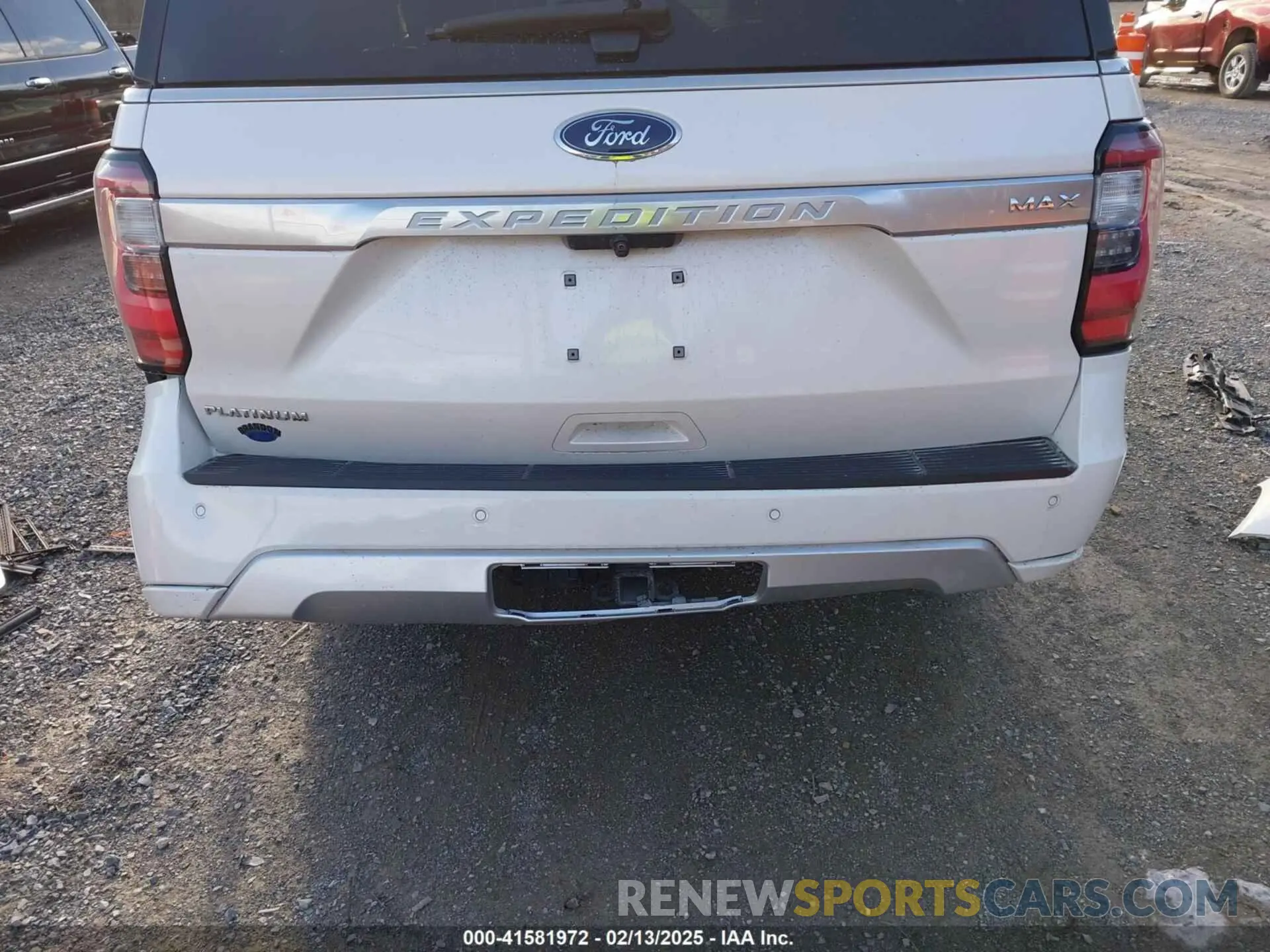 19 Photograph of a damaged car 1FMJK1MTXKEA53377 FORD EXPEDITION MAX 2019