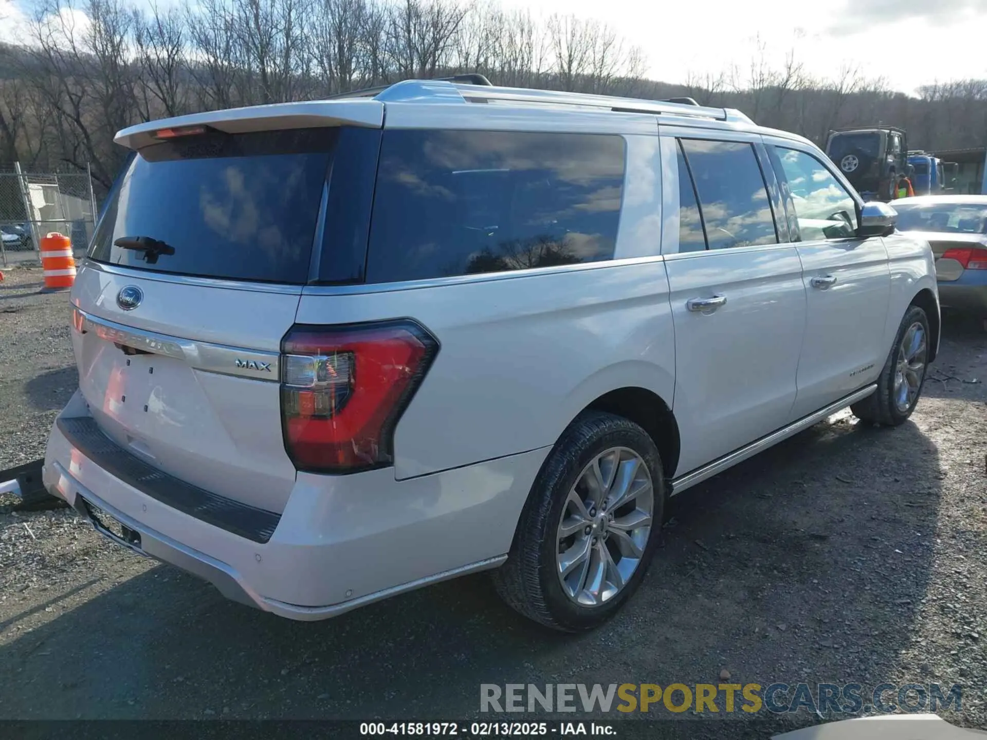 4 Photograph of a damaged car 1FMJK1MTXKEA53377 FORD EXPEDITION MAX 2019