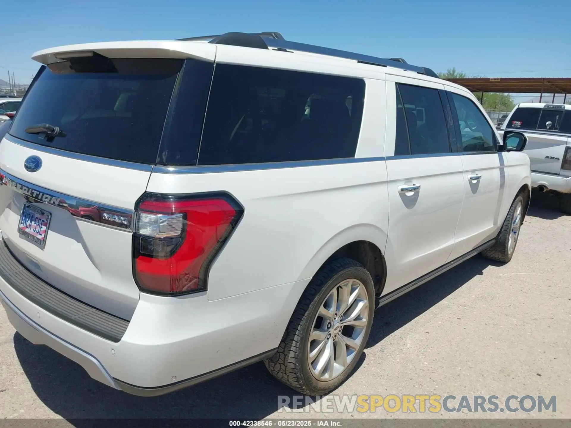 4 Photograph of a damaged car 1FMJK2AT1KEA07883 FORD EXPEDITION MAX 2019