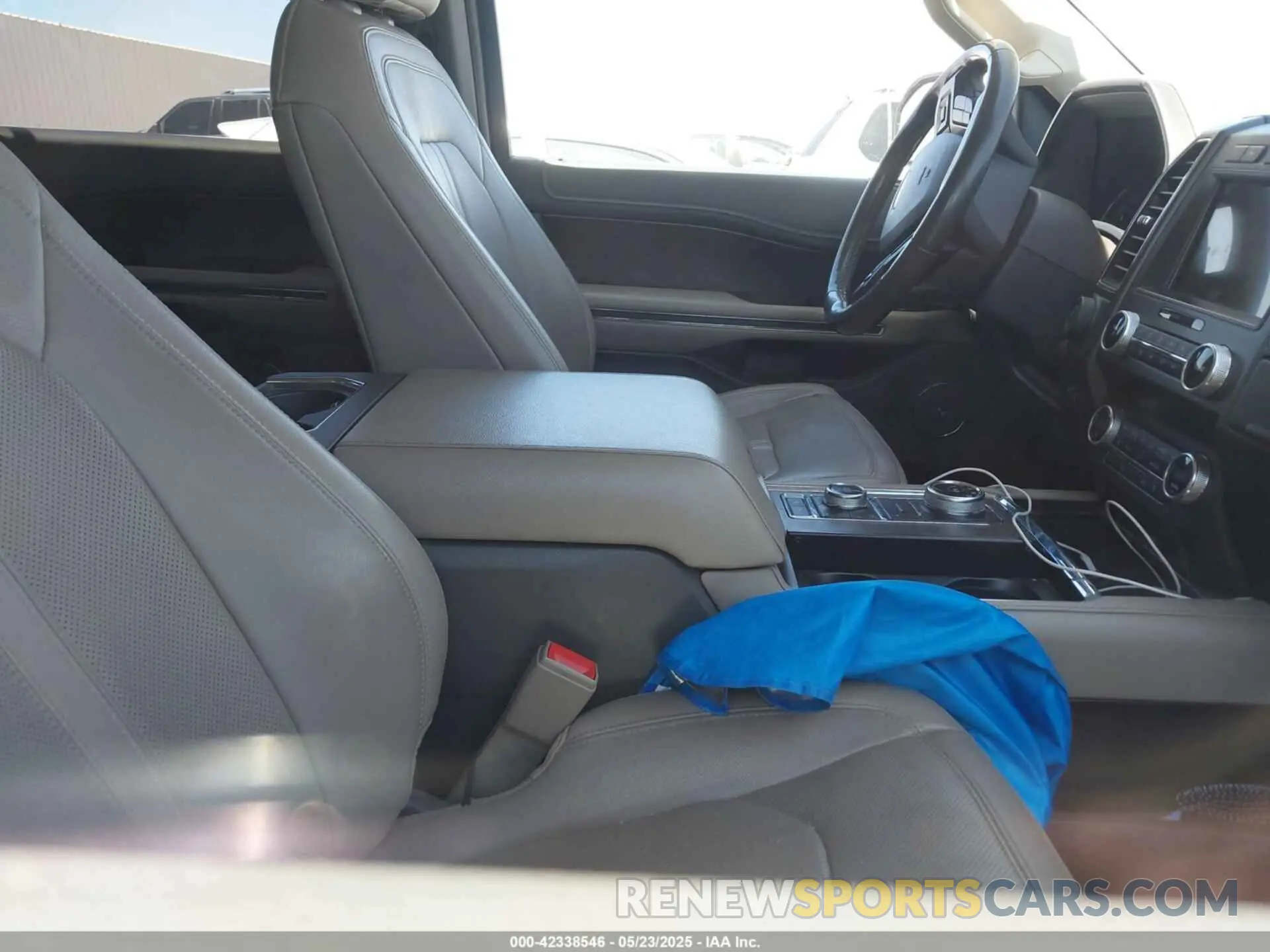 5 Photograph of a damaged car 1FMJK2AT1KEA07883 FORD EXPEDITION MAX 2019