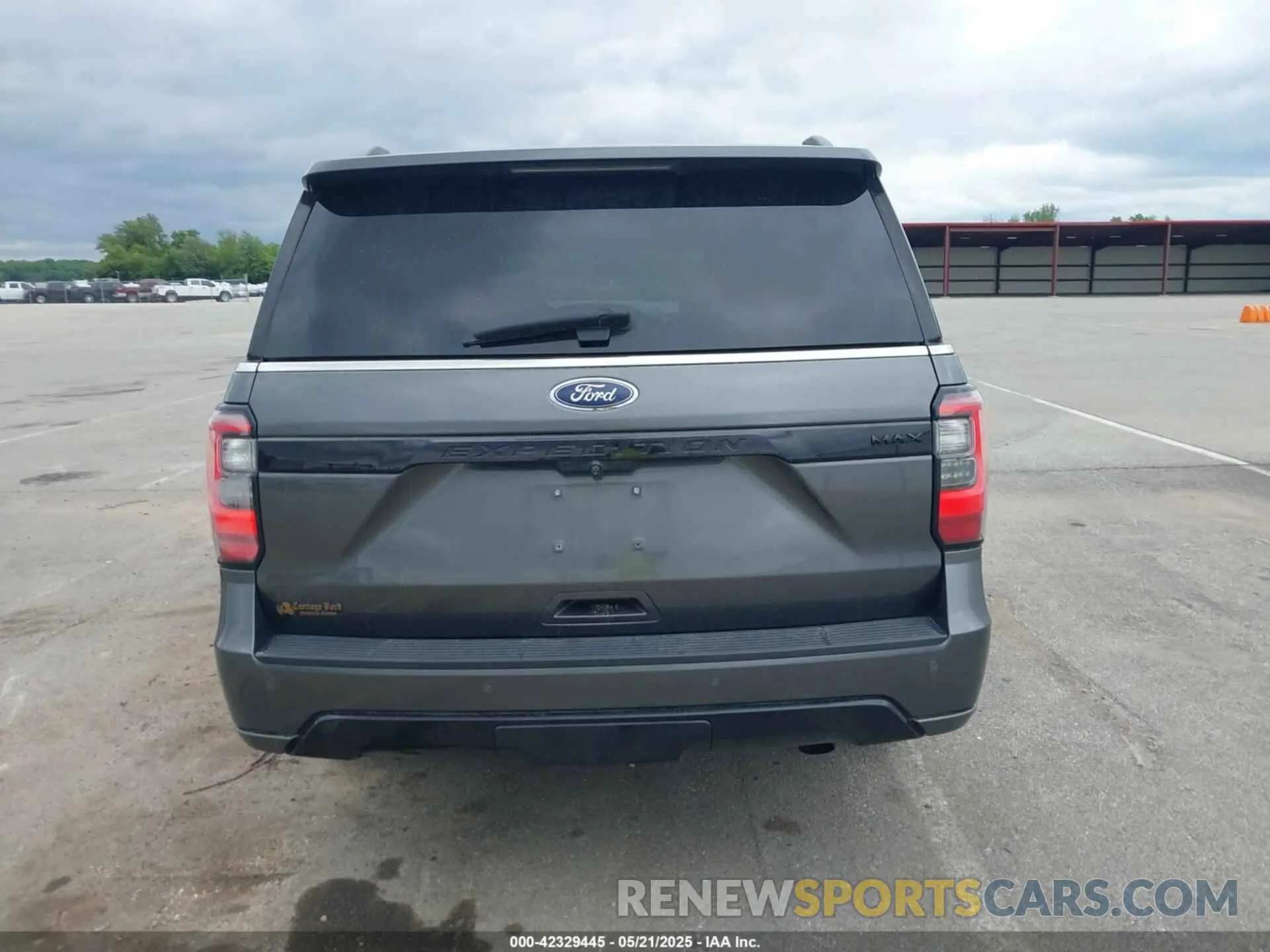16 Photograph of a damaged car 1FMJK2AT5KEA03755 FORD EXPEDITION MAX 2019