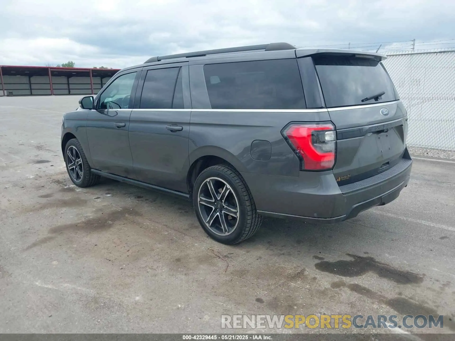 3 Photograph of a damaged car 1FMJK2AT5KEA03755 FORD EXPEDITION MAX 2019