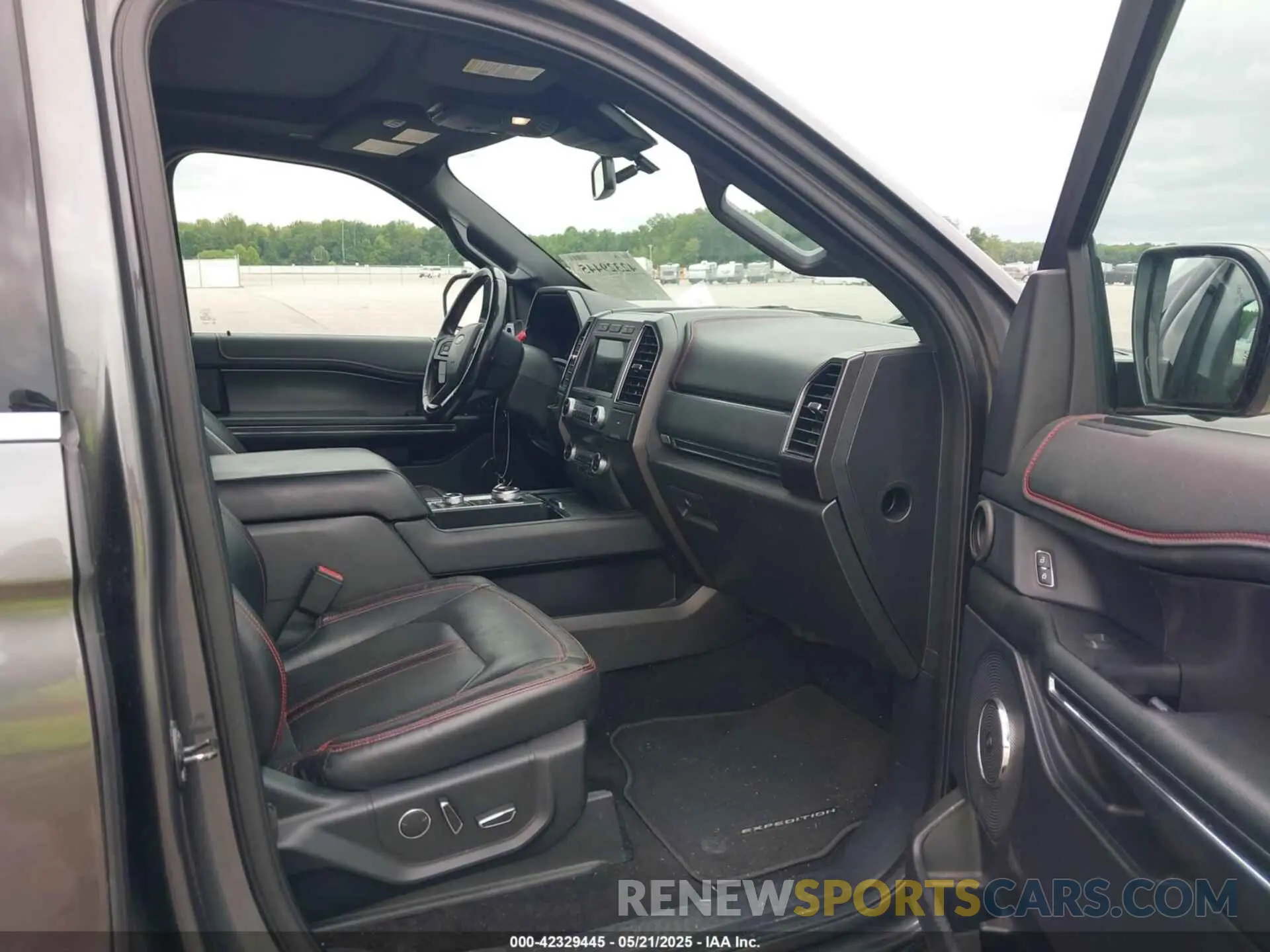 5 Photograph of a damaged car 1FMJK2AT5KEA03755 FORD EXPEDITION MAX 2019