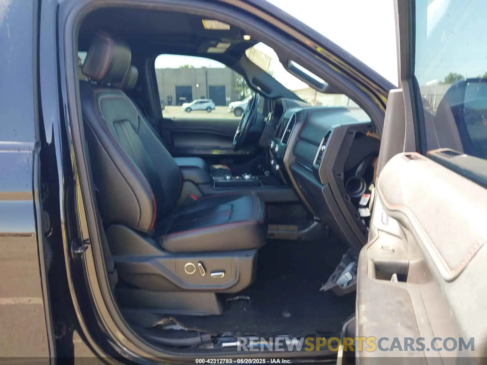 5 Photograph of a damaged car 1FMJK2AT5KEA38019 FORD EXPEDITION MAX 2019
