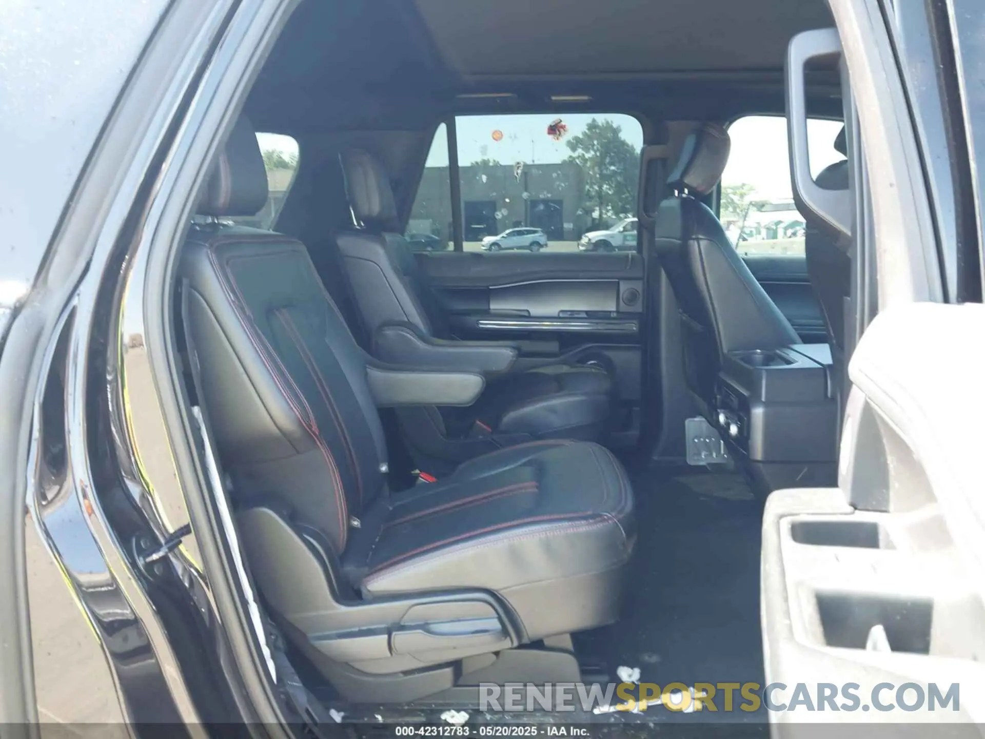 8 Photograph of a damaged car 1FMJK2AT5KEA38019 FORD EXPEDITION MAX 2019