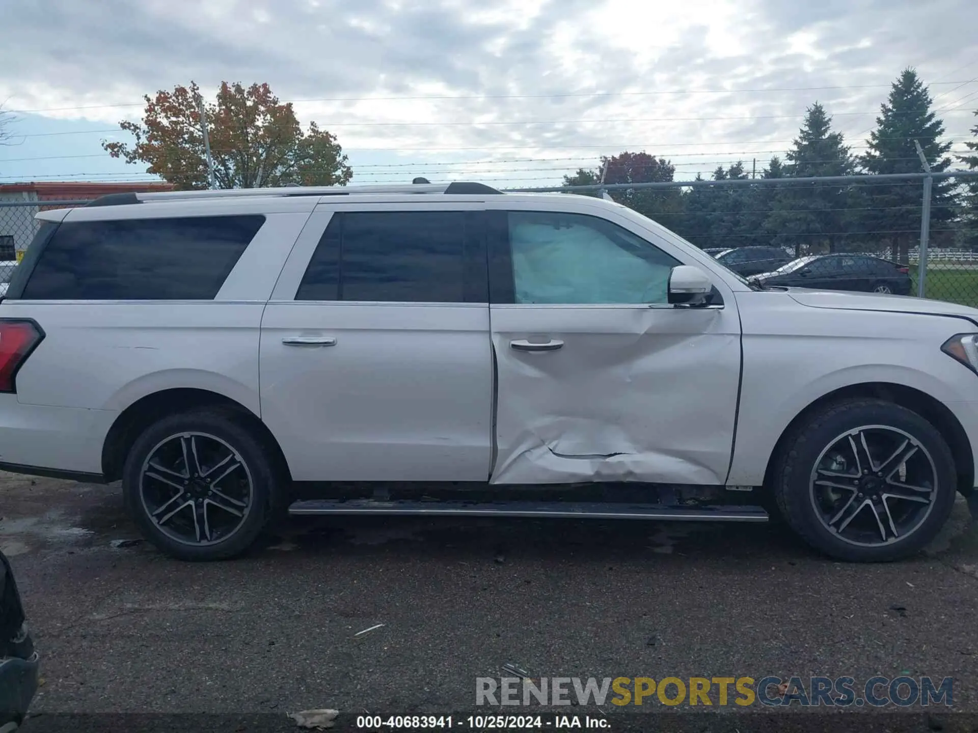 13 Photograph of a damaged car 1FMJK2AT8KEA68180 FORD EXPEDITION MAX 2019