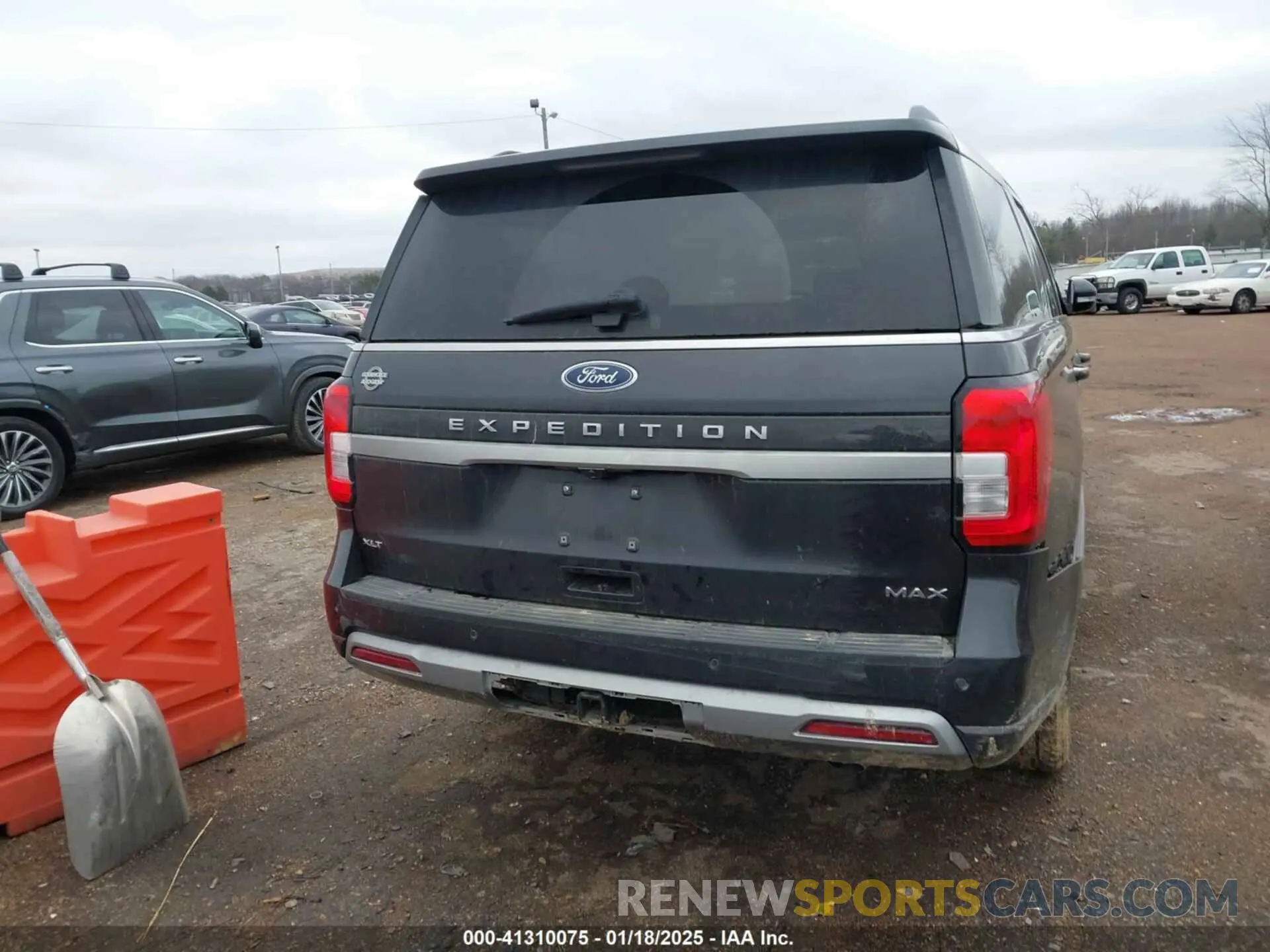16 Photograph of a damaged car 1FMJK1H80REA53100 FORD EXPEDITION MAX 2024