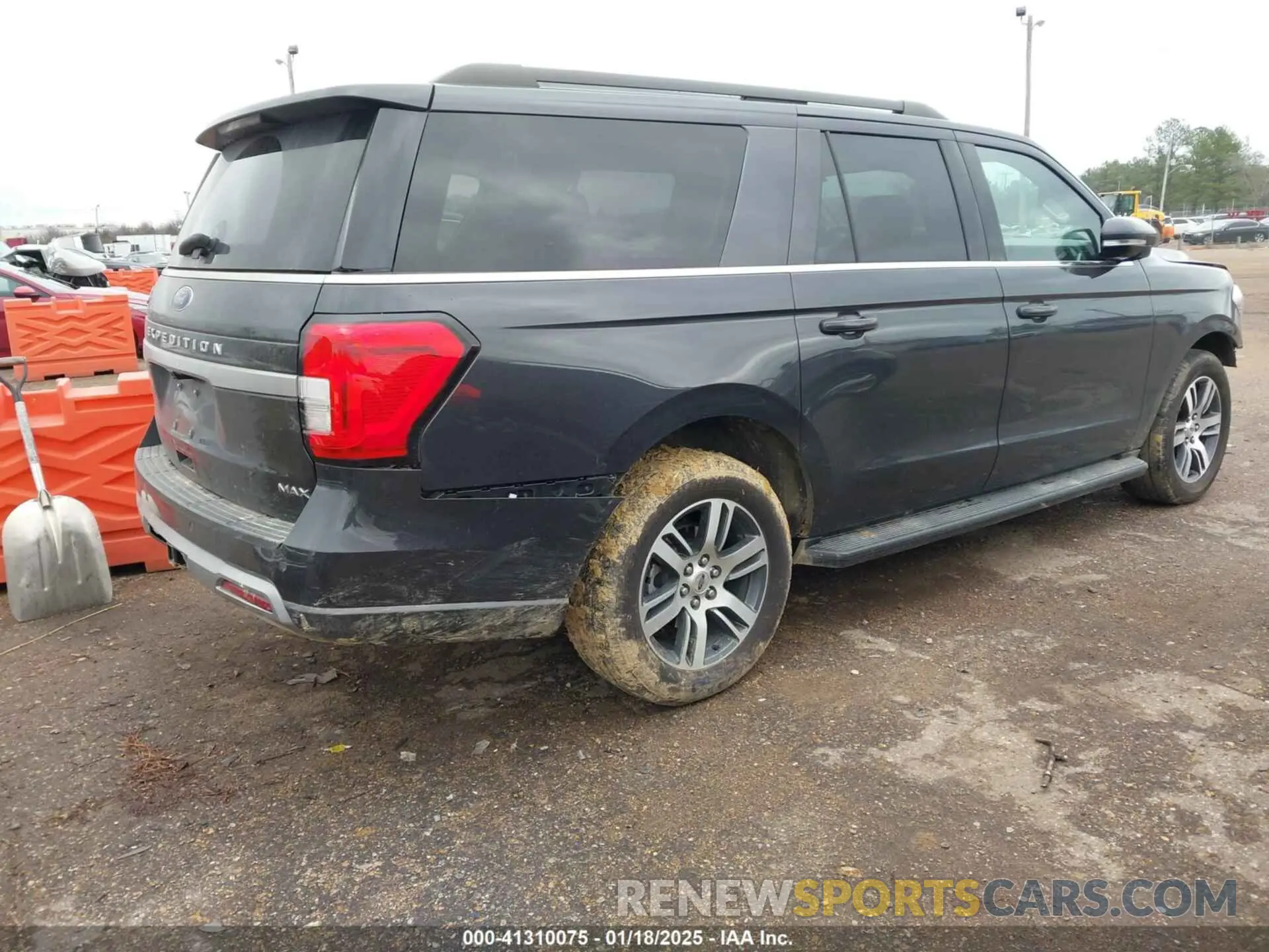 4 Photograph of a damaged car 1FMJK1H80REA53100 FORD EXPEDITION MAX 2024