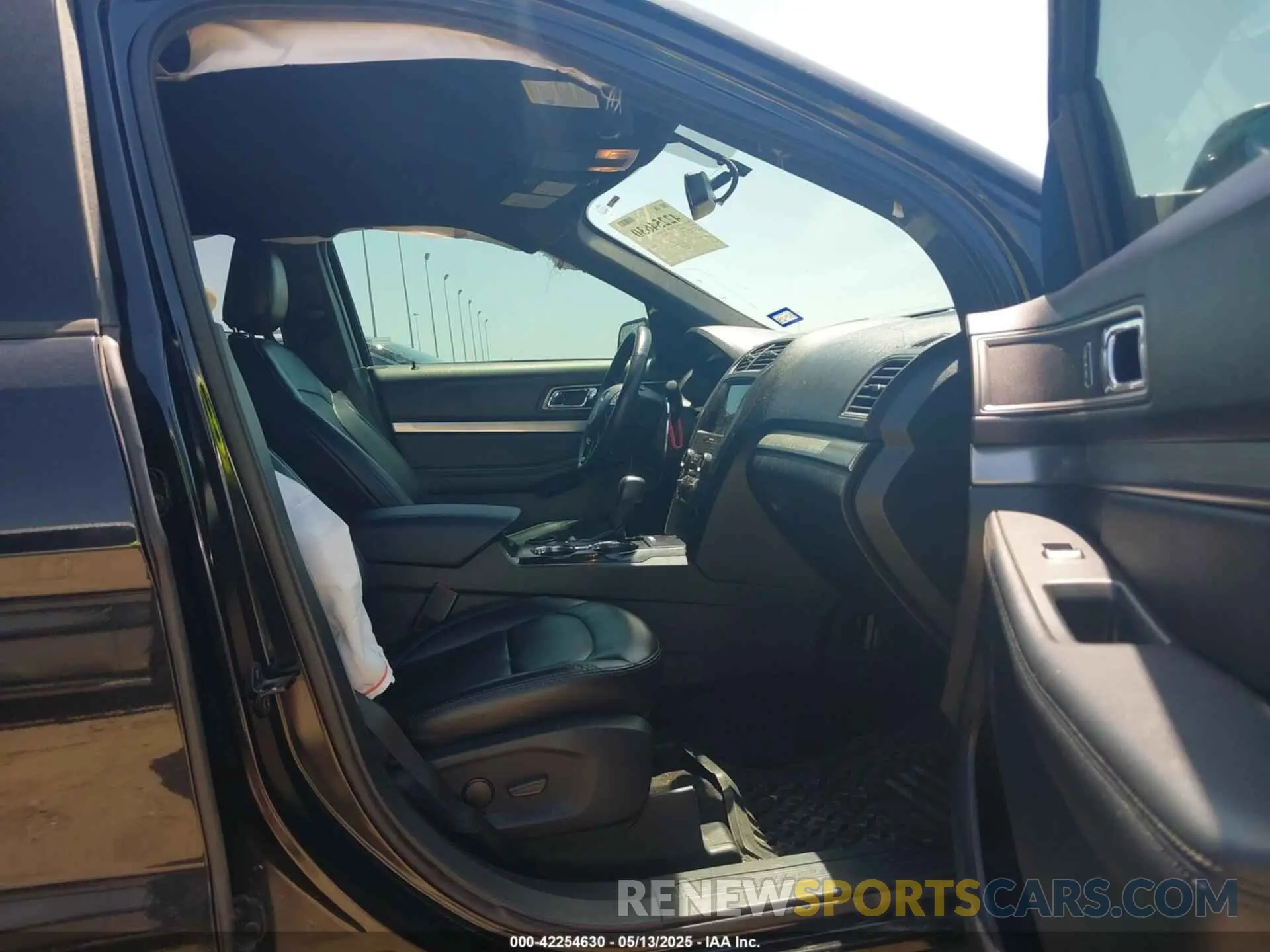5 Photograph of a damaged car 1FM5K7D81KGA71383 FORD EXPLORER 2019
