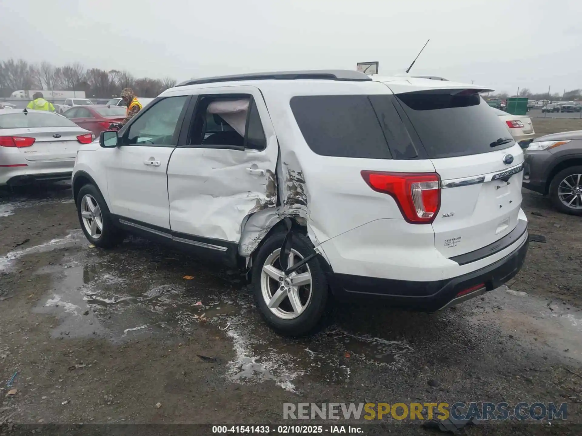 3 Photograph of a damaged car 1FM5K7D81KGA84196 FORD EXPLORER 2019