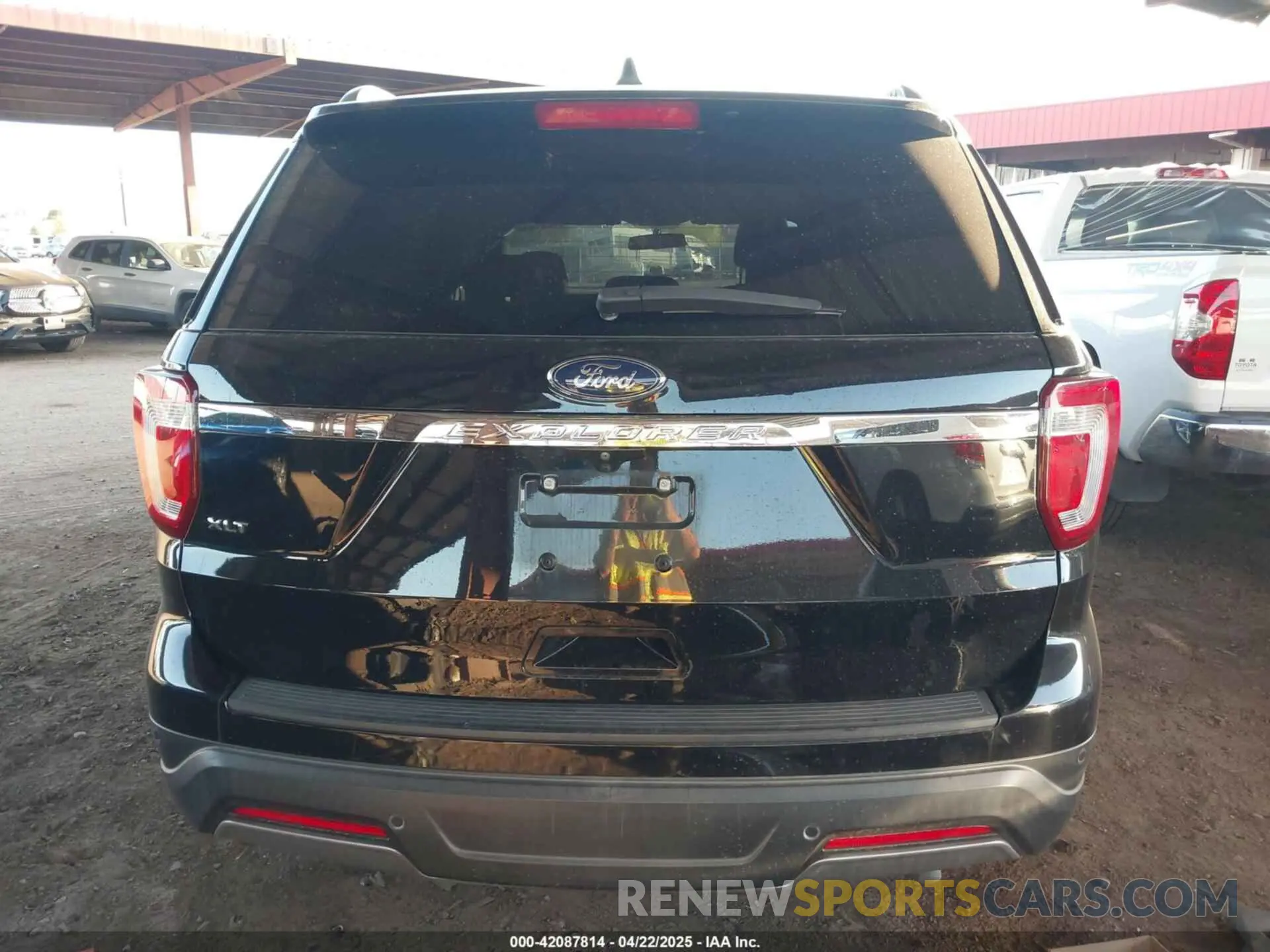 17 Photograph of a damaged car 1FM5K7D82KGA90203 FORD EXPLORER 2019