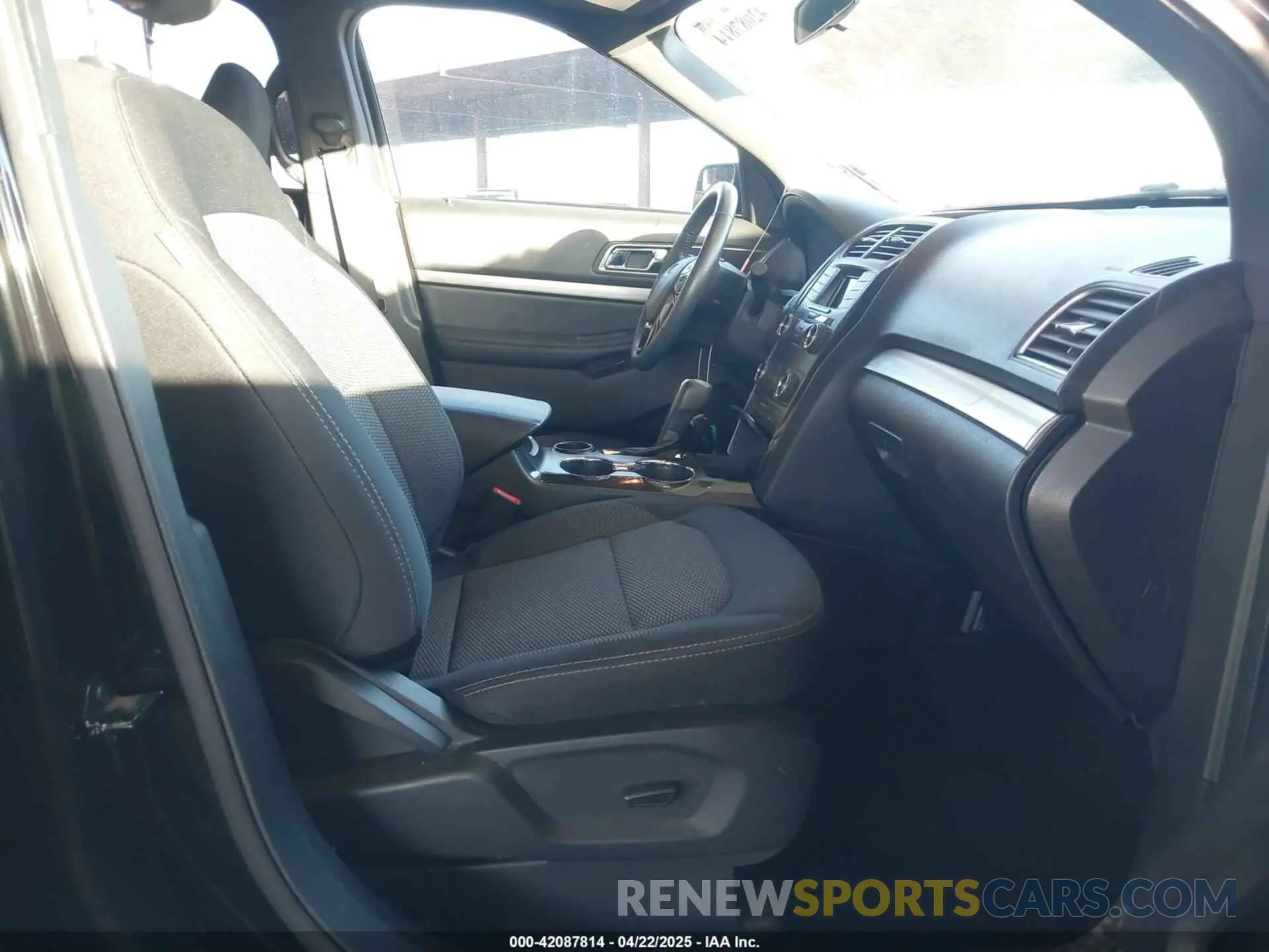 5 Photograph of a damaged car 1FM5K7D82KGA90203 FORD EXPLORER 2019